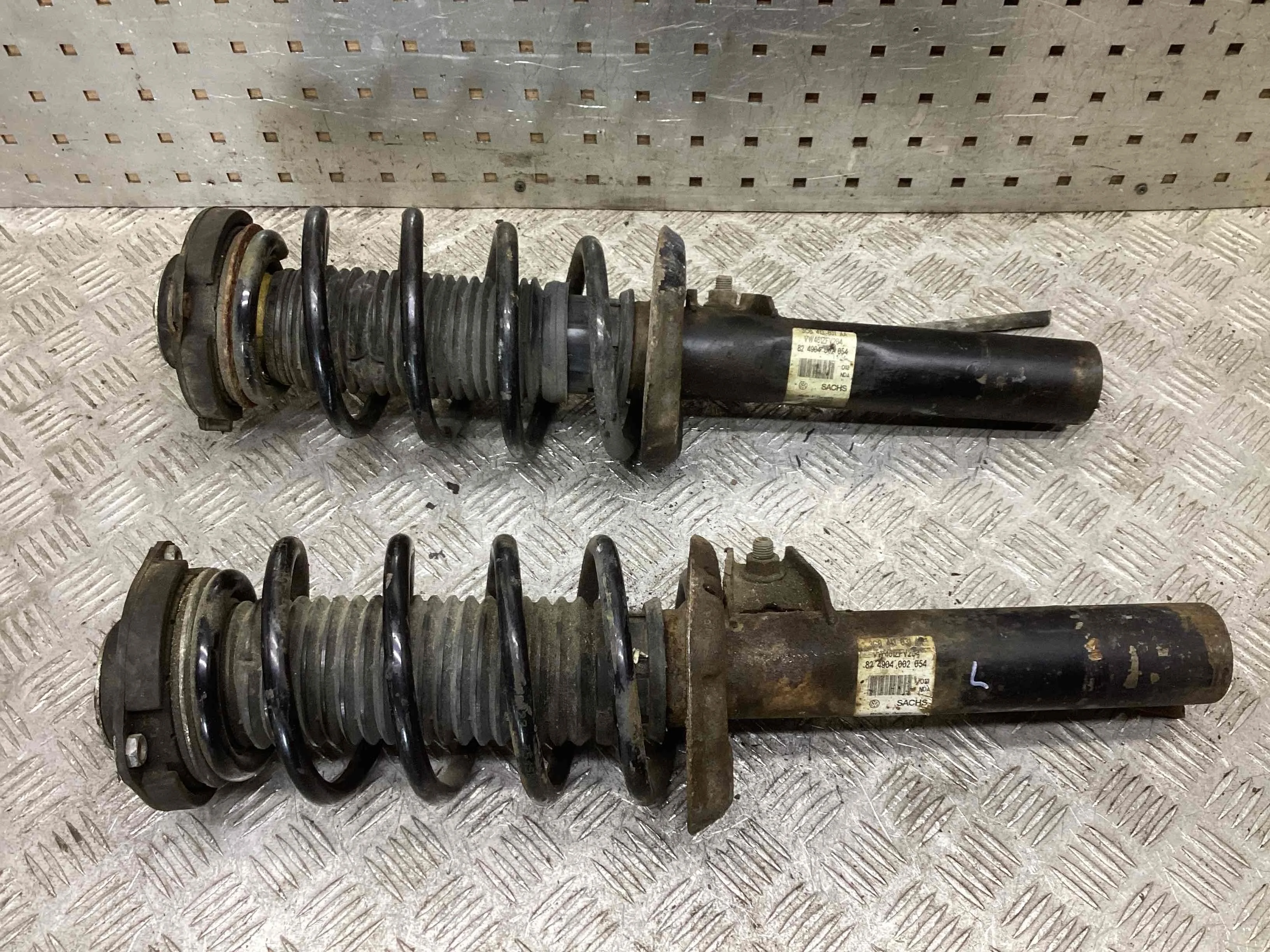 Стойка передняя правая Volkswagen Passat B6 (3C) 2005-2010 2006