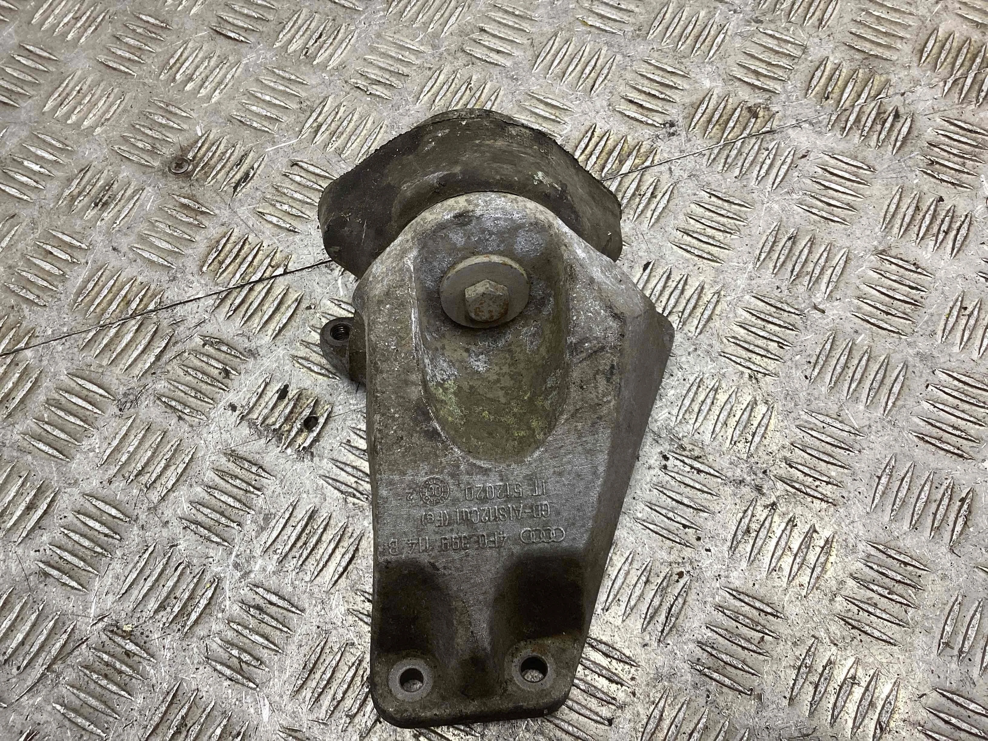 Кронштейн КПП Audi A6 C6 (4F) 2004-2008 2006 2,7 Дизель