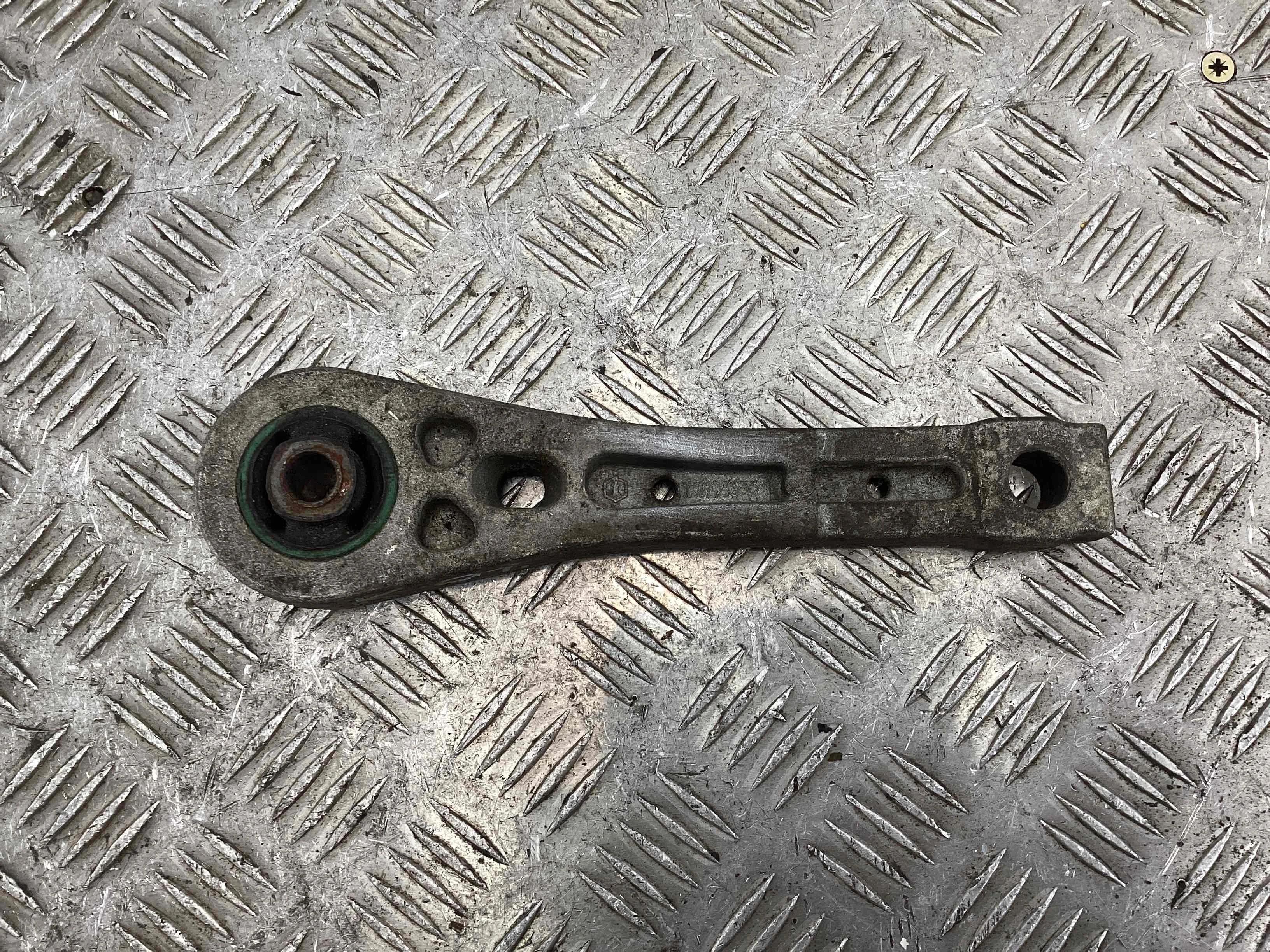 Кронштейн КПП Volkswagen Touran I (1T) 2003-2006 2005 2,0 Дизель АКПП Минивэн