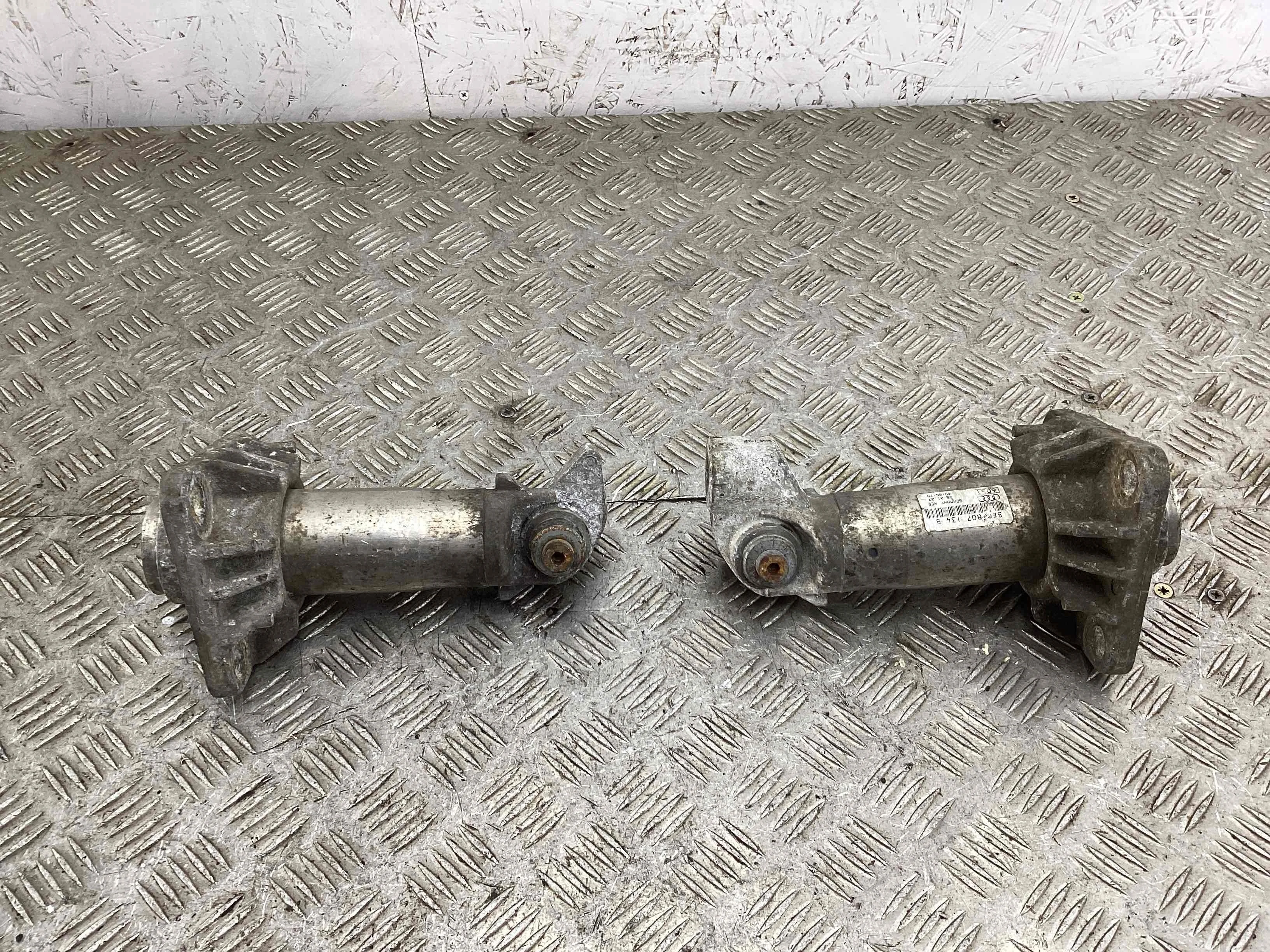 Кронштейн крепления бампера переднего Audi A4 B6 (8EC, 8E5) 2000-2006 2001 1,9 Дизель МКПП 6ст. Универсал