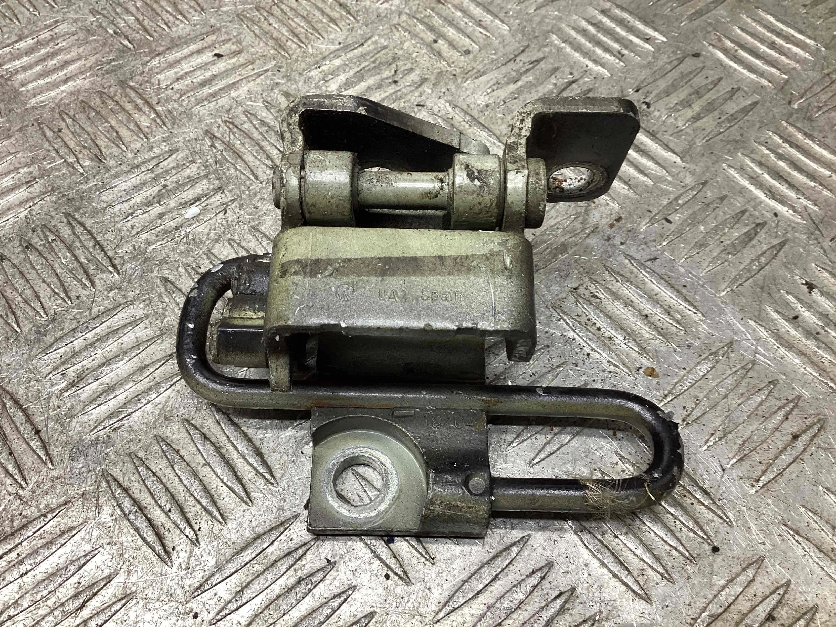 Петля двери передней правой Volkswagen Golf V (1K) 2004-2009 2005