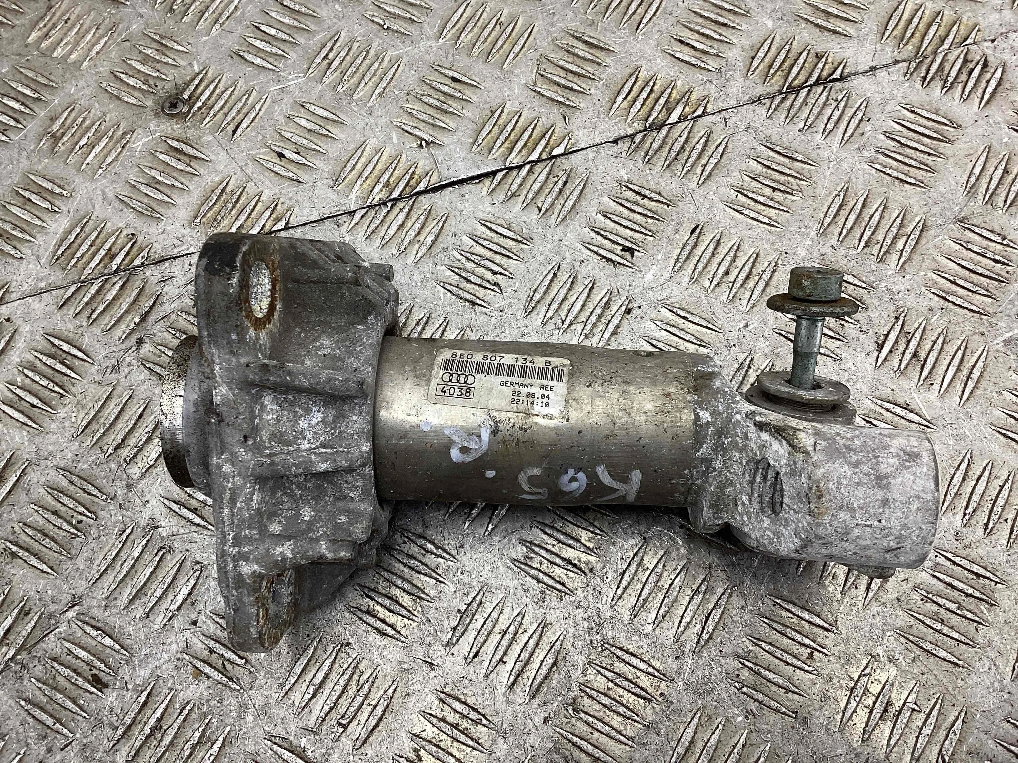 Кронштейн крепления бампера переднего Audi A4 B6 (8EC, 8E5) 2000-2006 2004 1,9 Дизель МКПП 6ст. Универсал