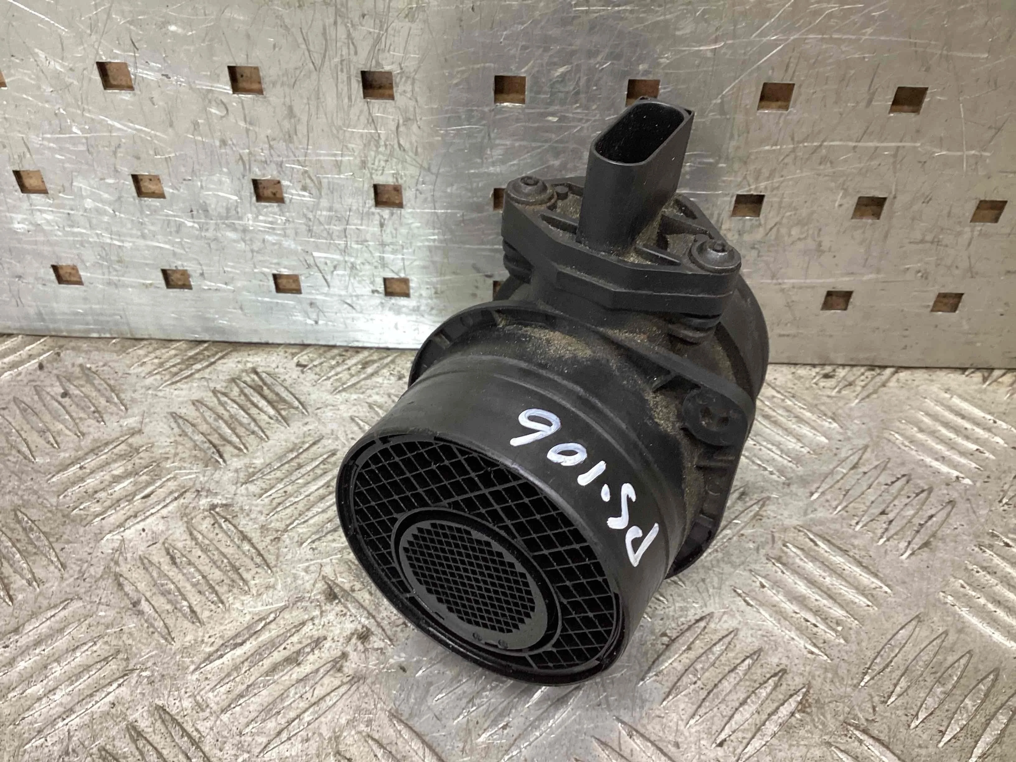 Расходомер воздуха Audi A4 B6 (8EC, 8E5) 2000-2006 2001 1,9 Дизель МКПП 6ст. Универсал