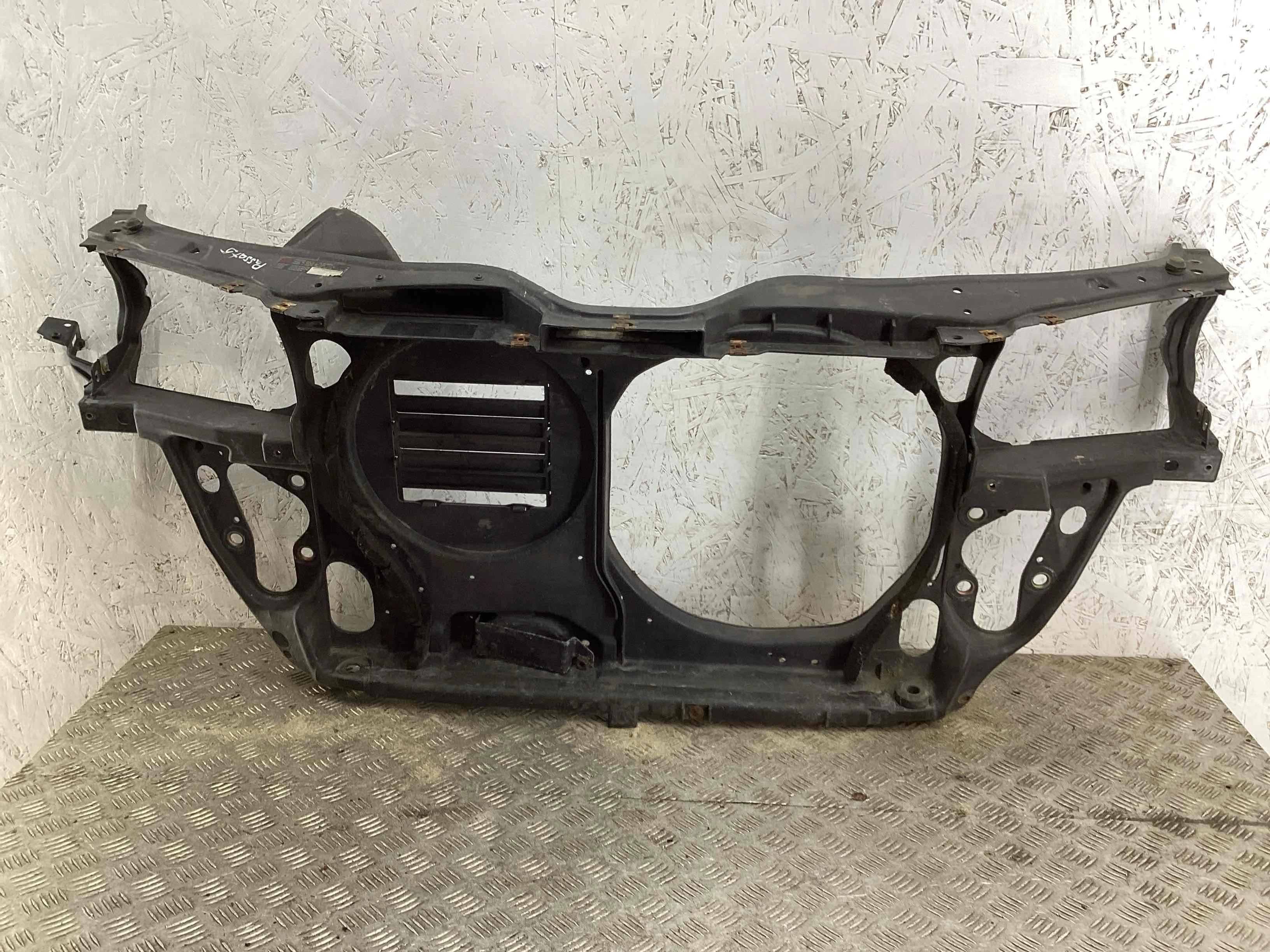 Передняя панель крепления облицовки (телевизор) Volkswagen Passat B5 (3B) 1996-2000 1999