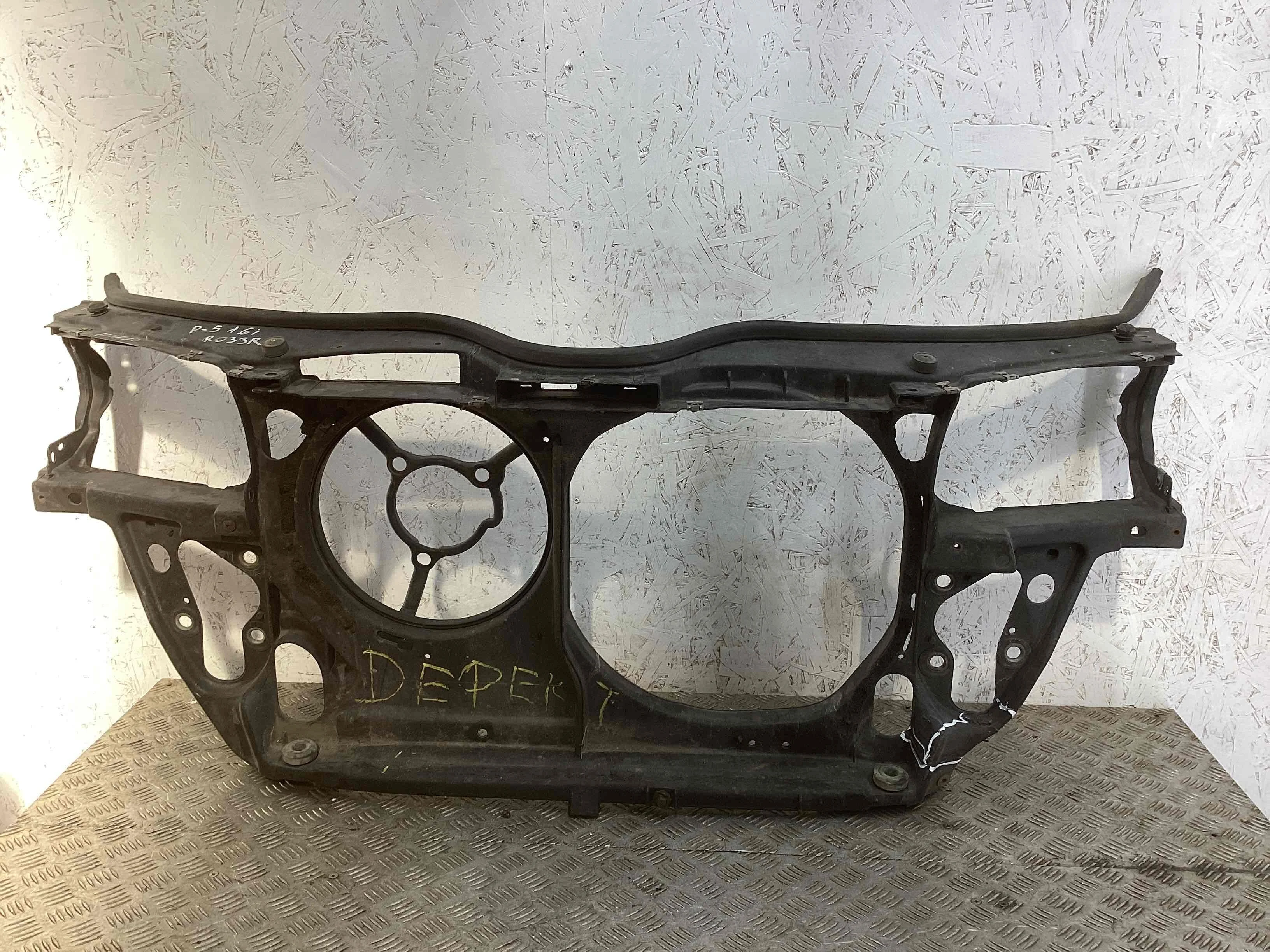 Передняя панель крепления облицовки (телевизор) Volkswagen Passat B5 (3B) 1996-2000 1999