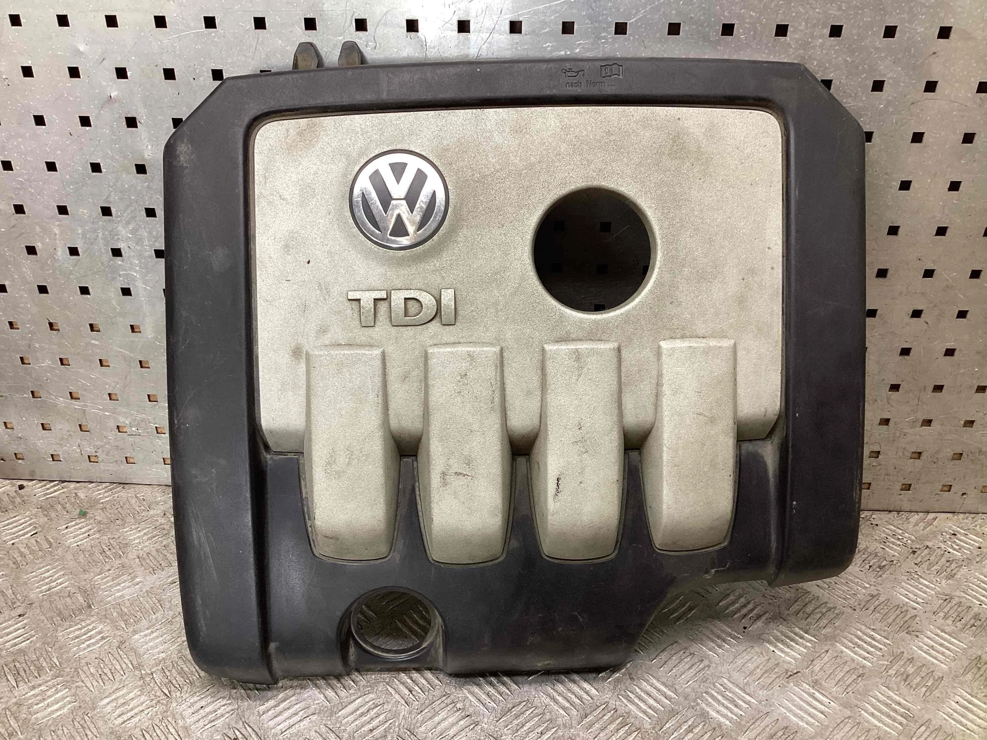 Декоративная крышка двигателя Volkswagen Touran I (1T) 2003-2006 2006 2,0 Дизель