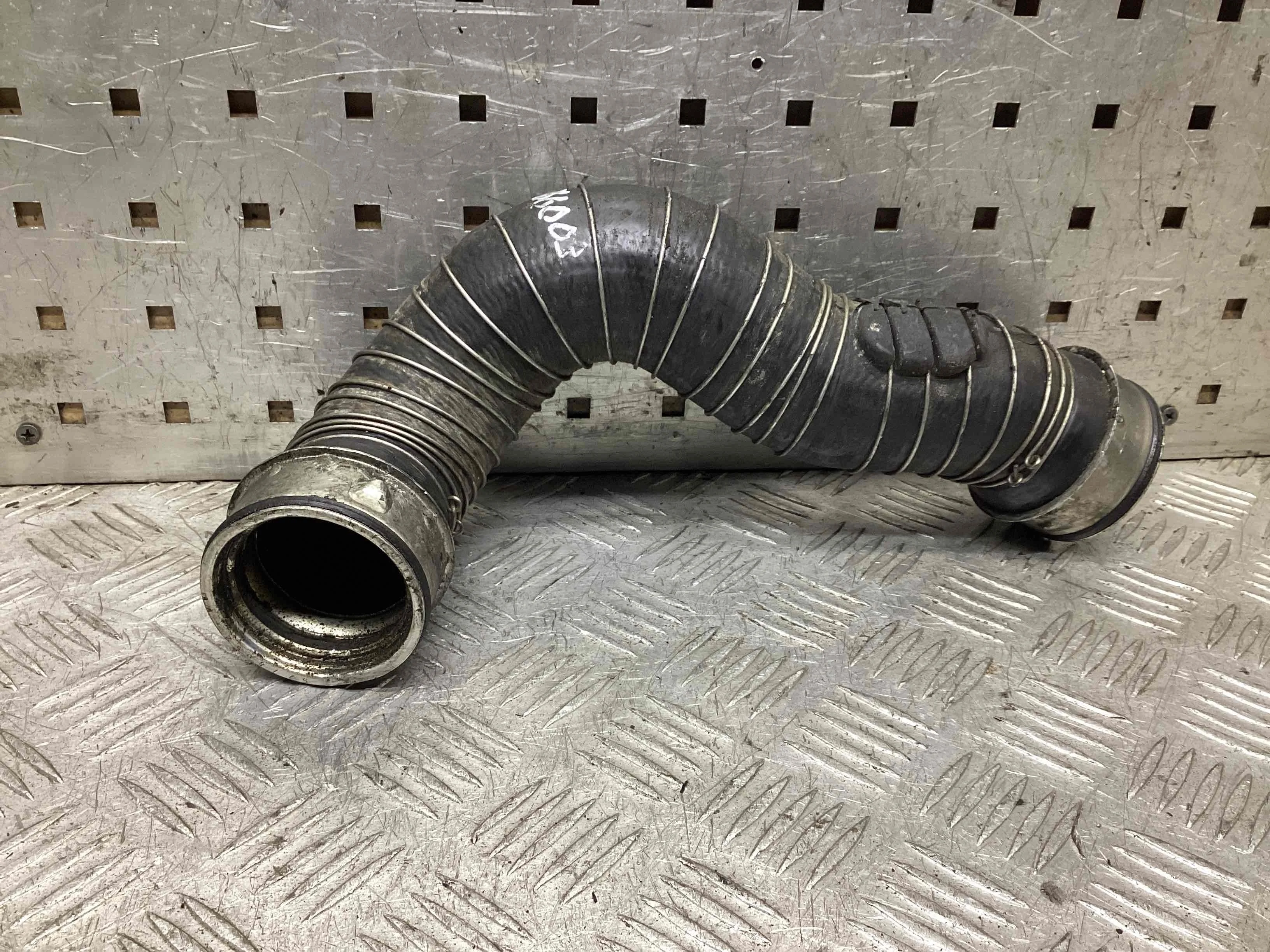 Патрубок интеркулера Mercedes C (W203) 2000-2004  2004 1,8 Бензин МКПП Седан