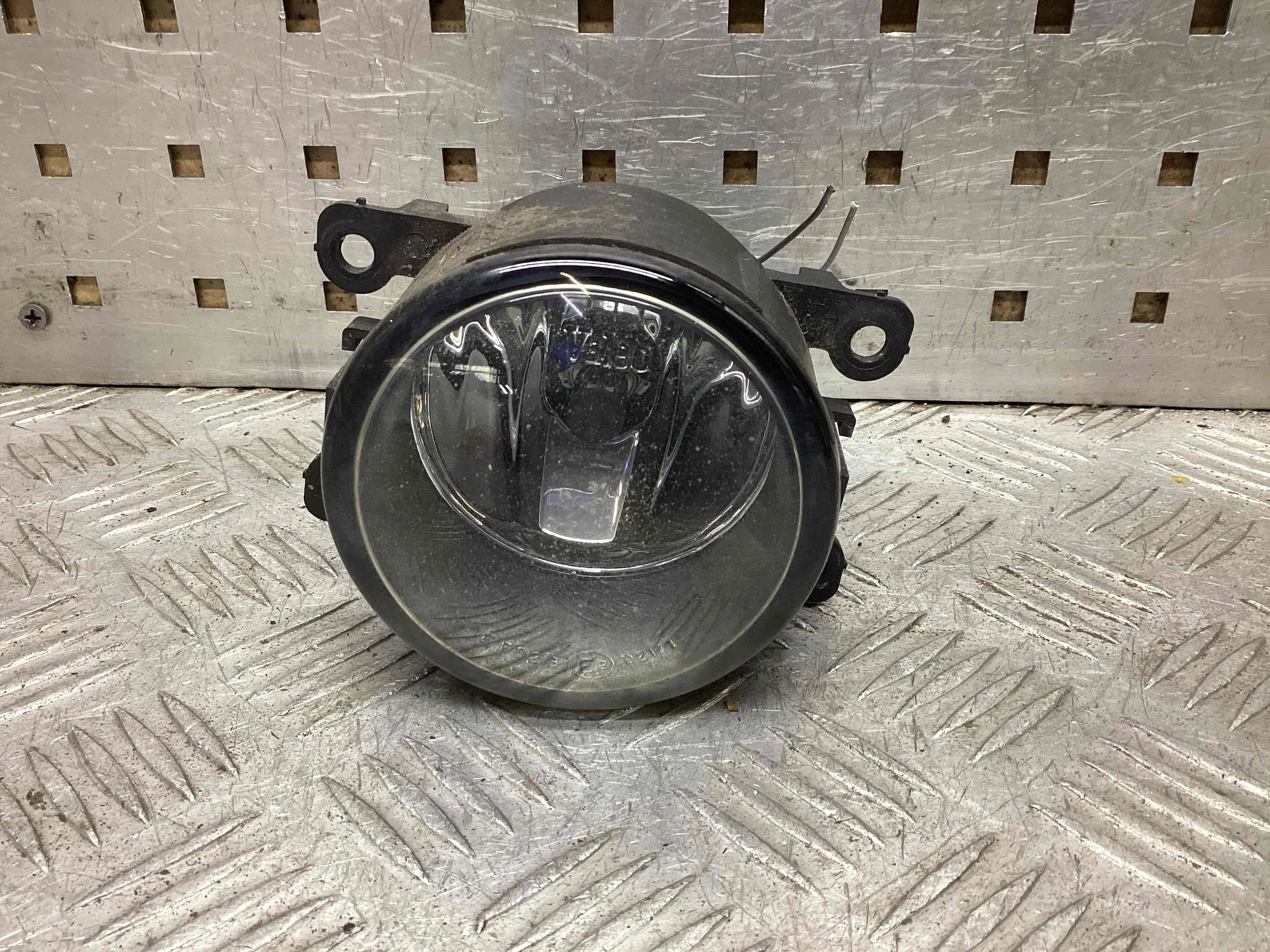 Фара противотуманная правая Renault Megane II 2002-2006 2005 1,9 Дизель МКПП 5ст. Хэтчбек 5дв.