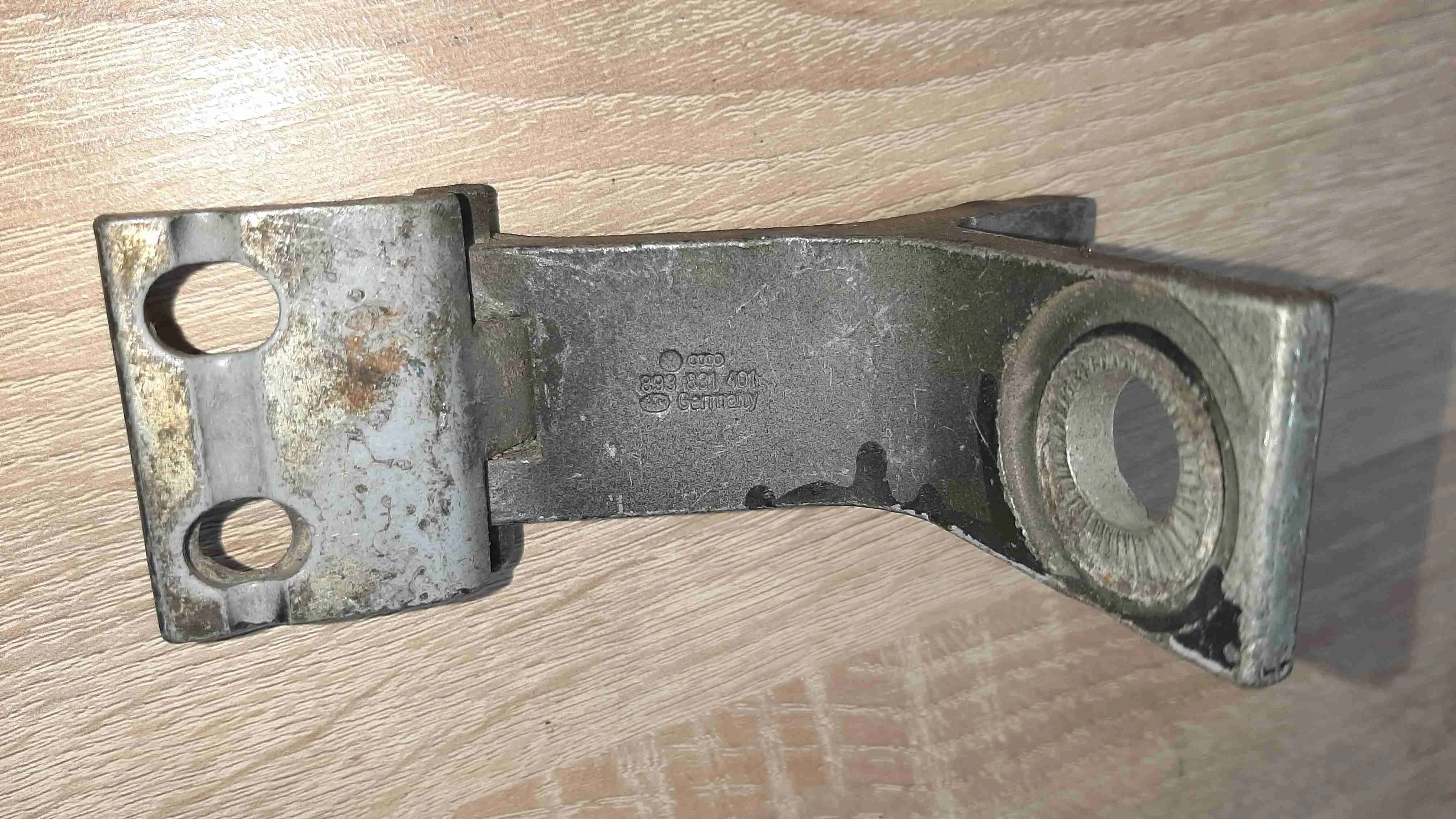 Петля двери Audi 80 B4 (8C) 1991-1995 1993