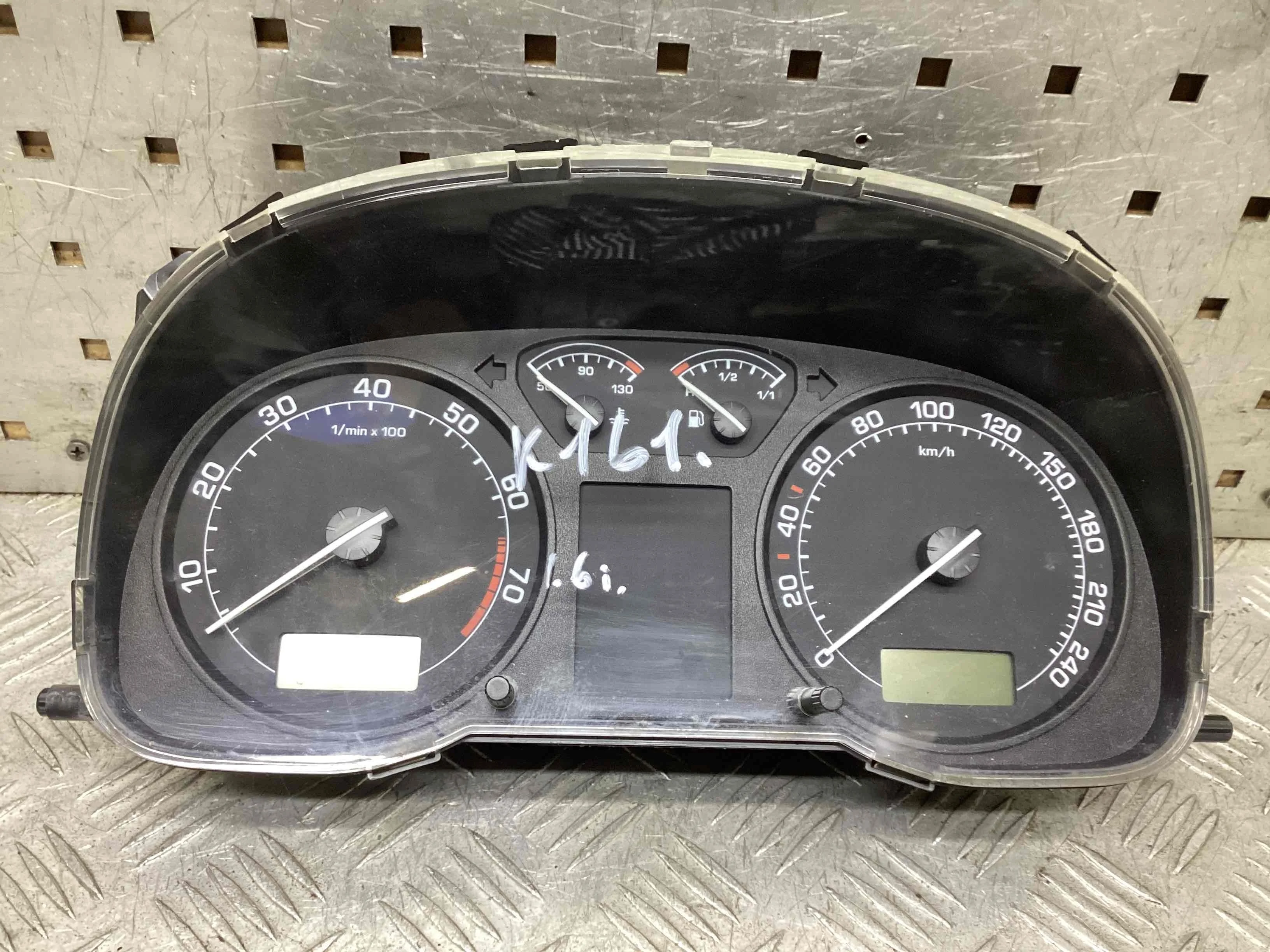 Щиток приборов (приборная панель) Skoda Octavia A4 Tour (1U) 2000-2010 рестайинг 2004 1,6 Бензин МКПП 5ст. Лифтбек