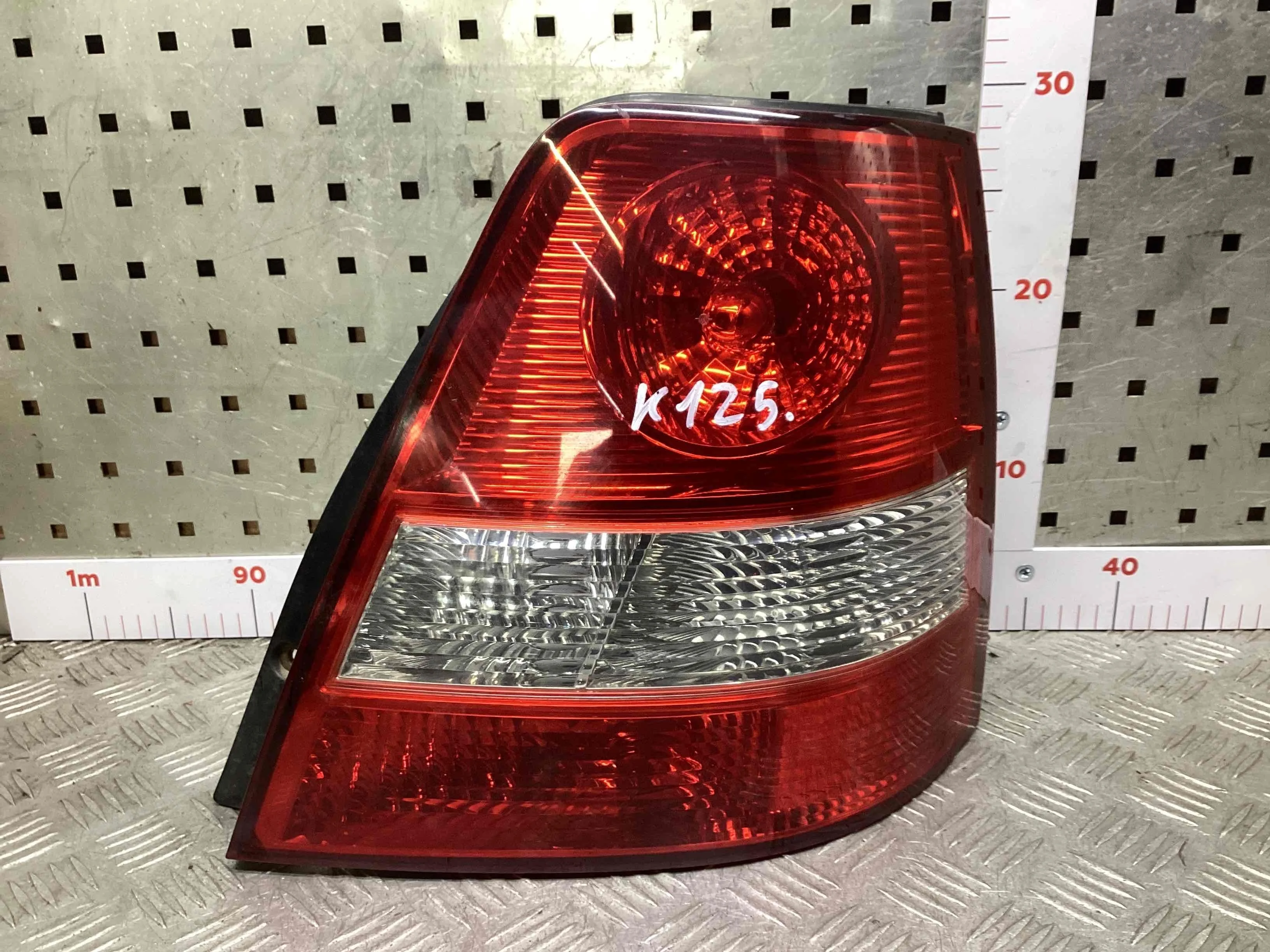 Фонарь задний правый Kia Sorento I (JC/BL) 2002-2006 2002 2,5 Дизель МКПП 5ст. Внедорожник