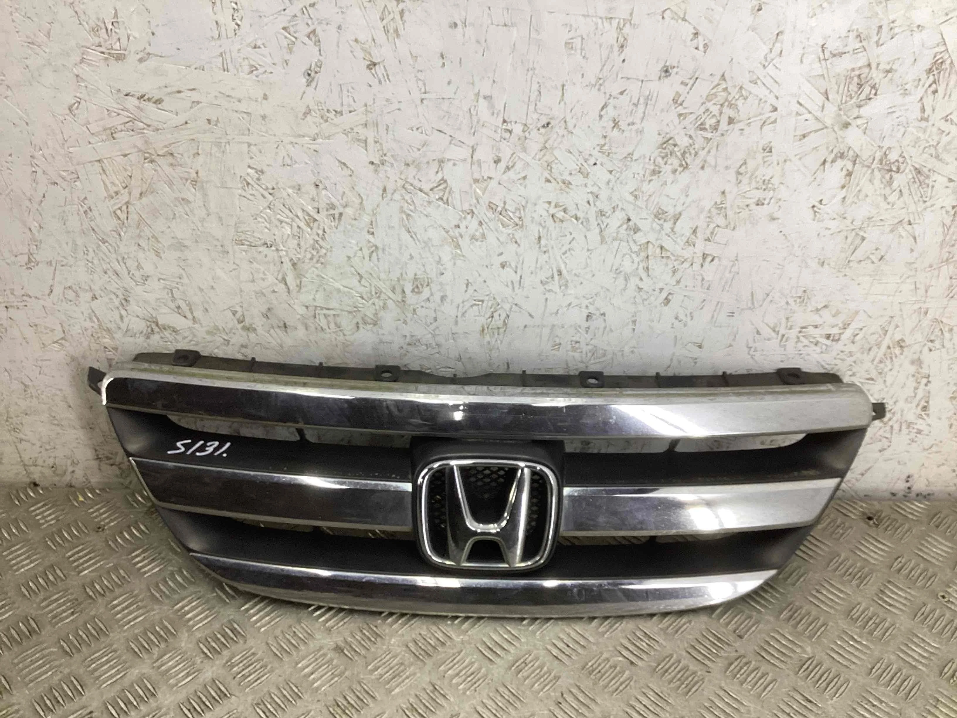 Решетка радиатора Honda FR-V (BE) 2005-2009 2005 1,7 Бензин МКПП 5ст. Минивэн