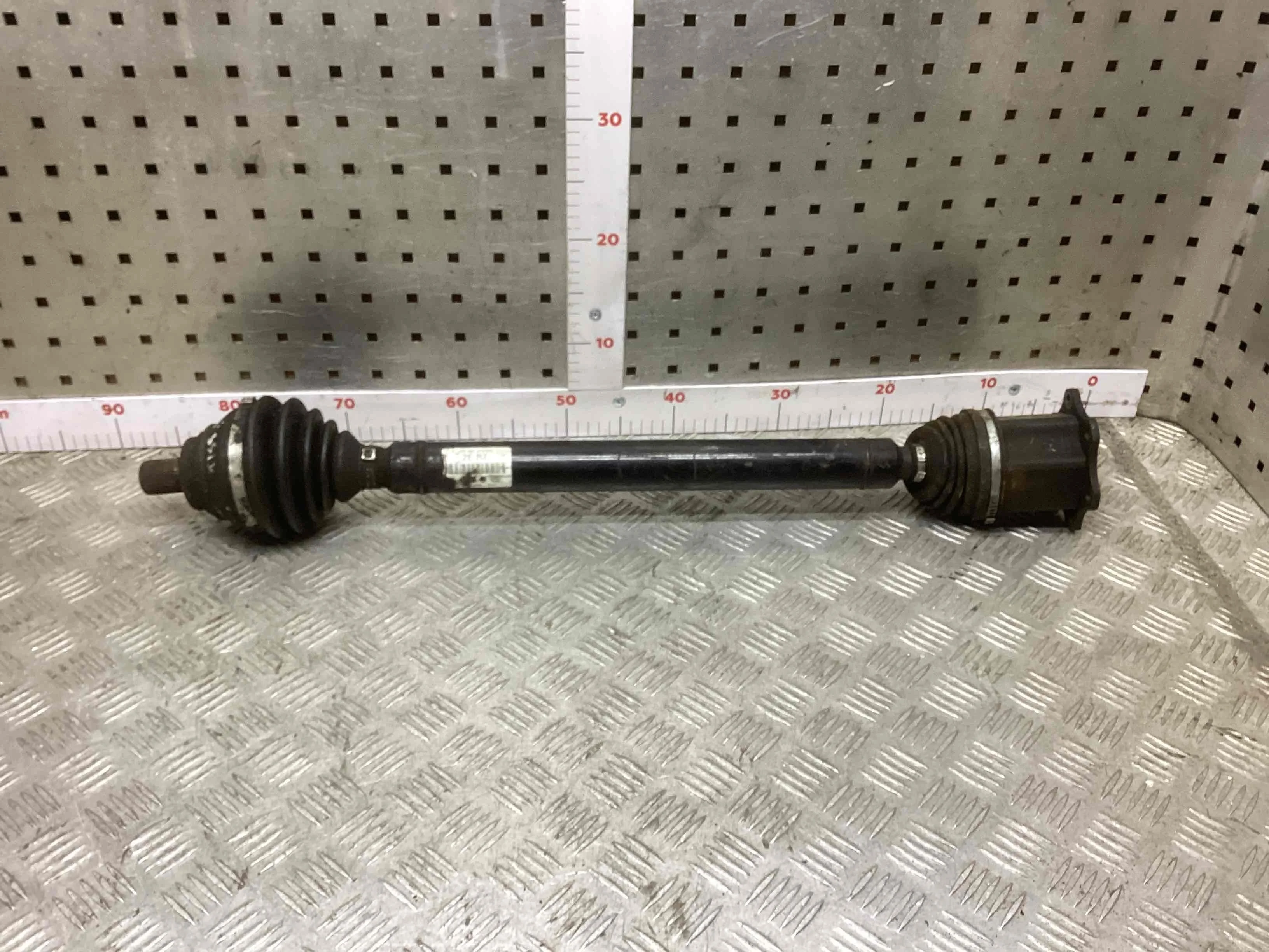 Полуось передняя правая (приводной вал, ШРУС) Volkswagen Passat Passat B6 (3C) 2005-2010 2008 2,0 Дизель АКПП Универсал