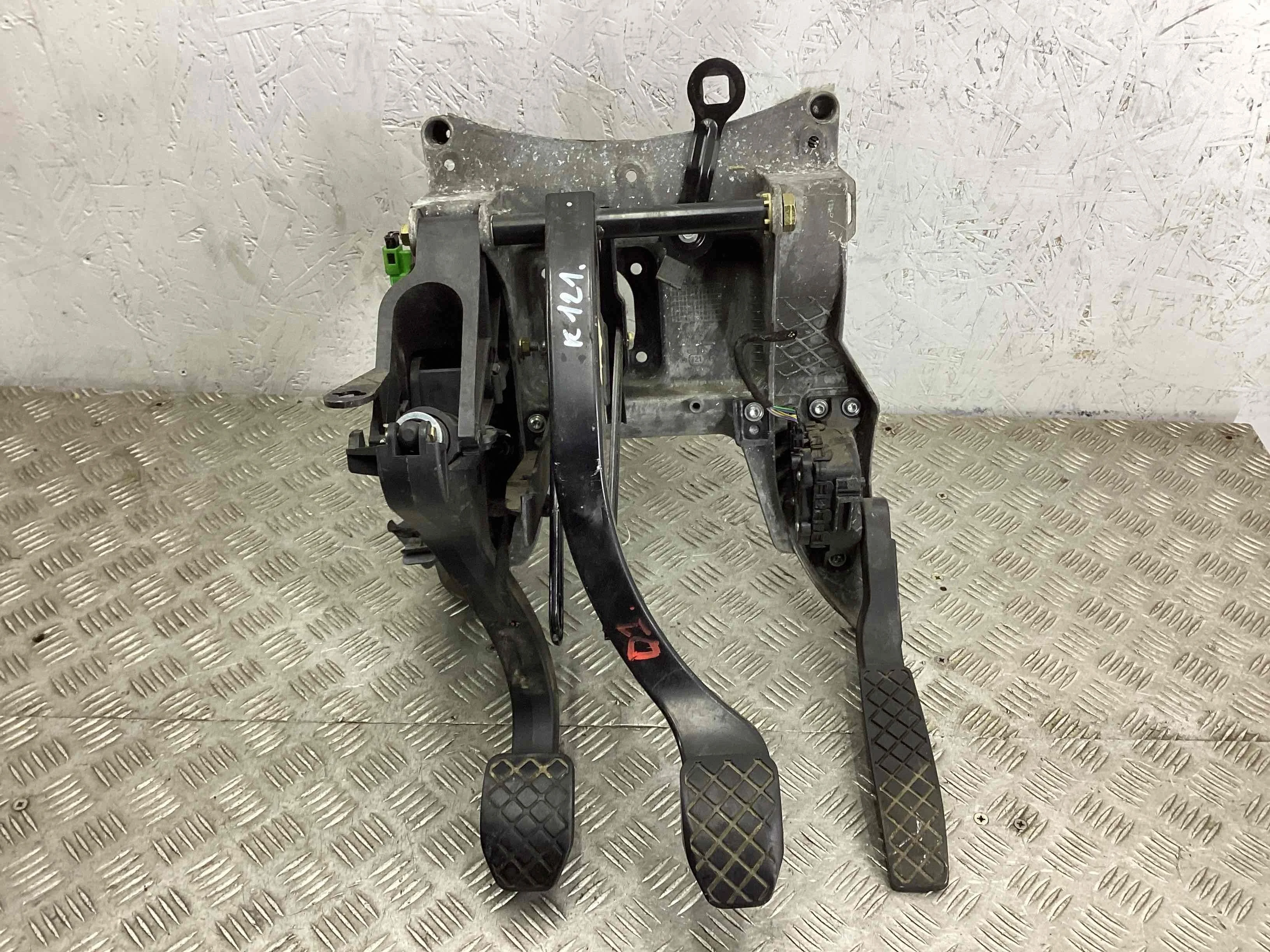 Узел педальный (блок педалей) Volkswagen Touareg I (7L) 2002-2006 2006 2,5 Дизель МКПП 6ст. Внедорожник