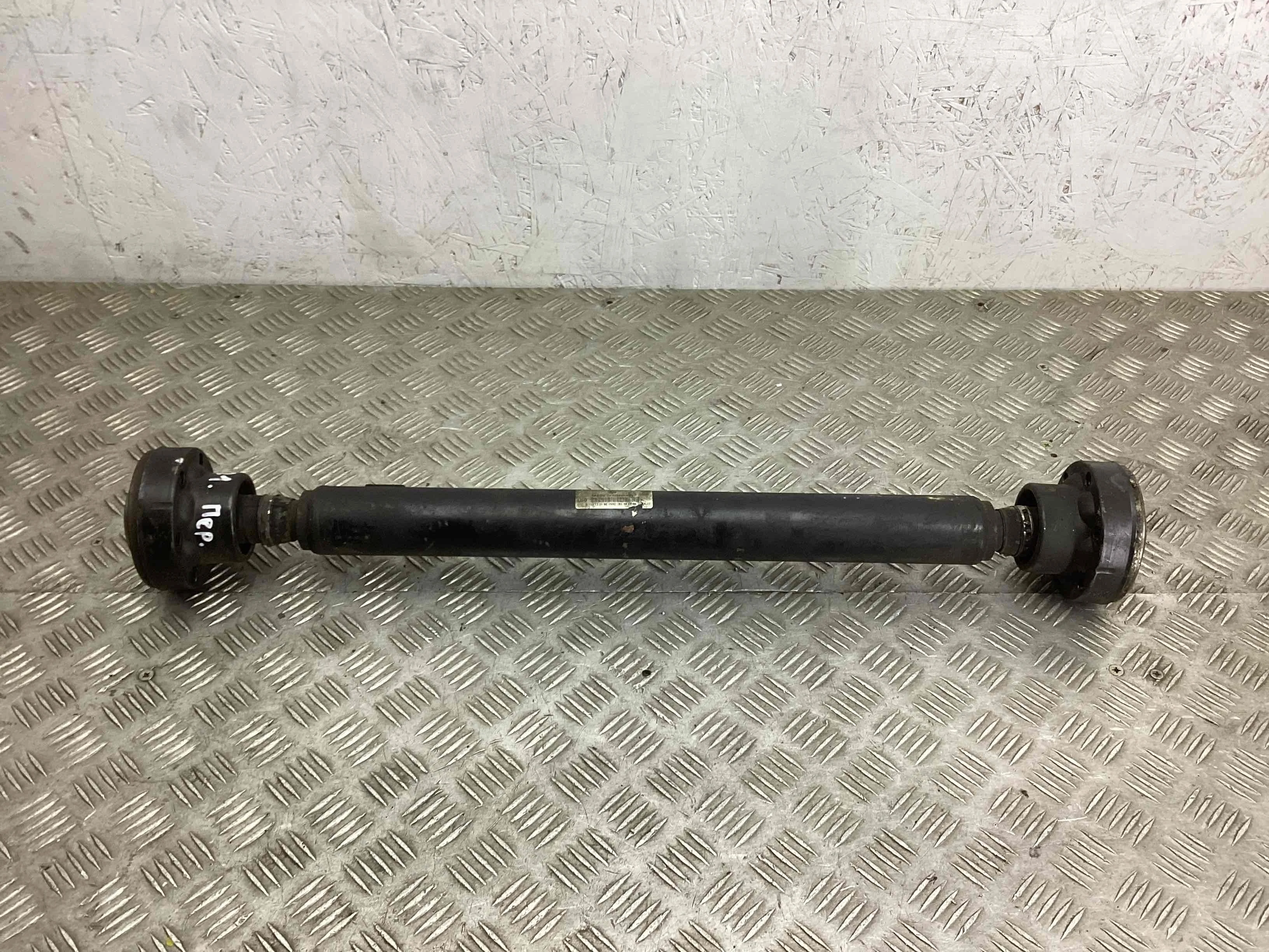 Карданный вал передний Volkswagen Touareg I (7L) 2002-2006 2006 2,5 Дизель МКПП 6ст. Внедорожник