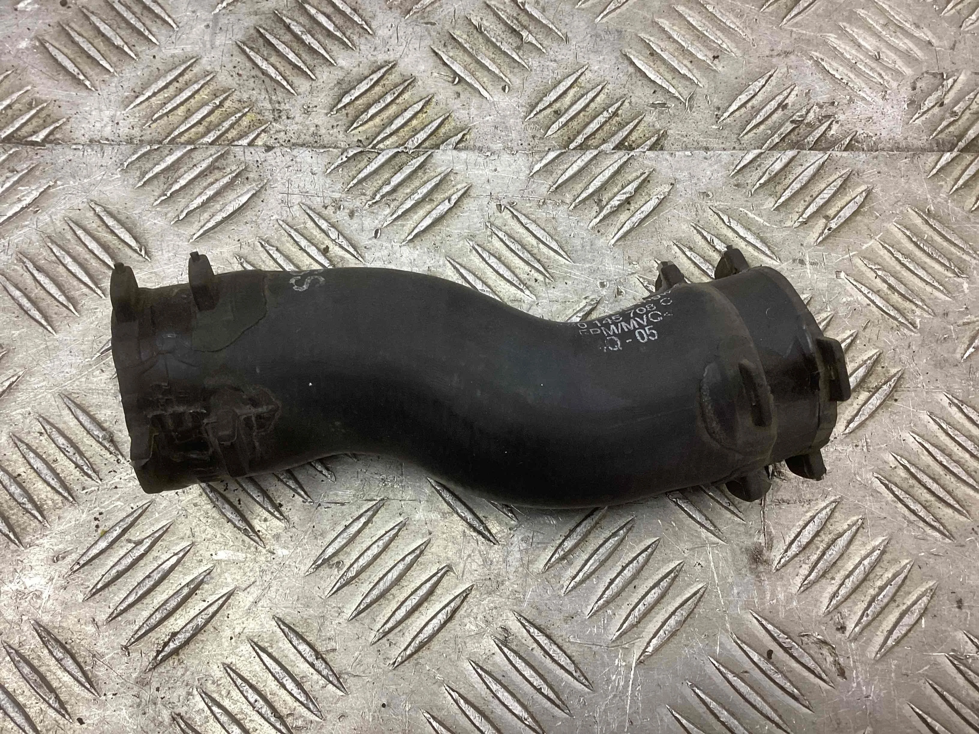 Патрубок интеркулера Audi A6 C6 (4F) 2004-2008 2005 2,7 Дизель
