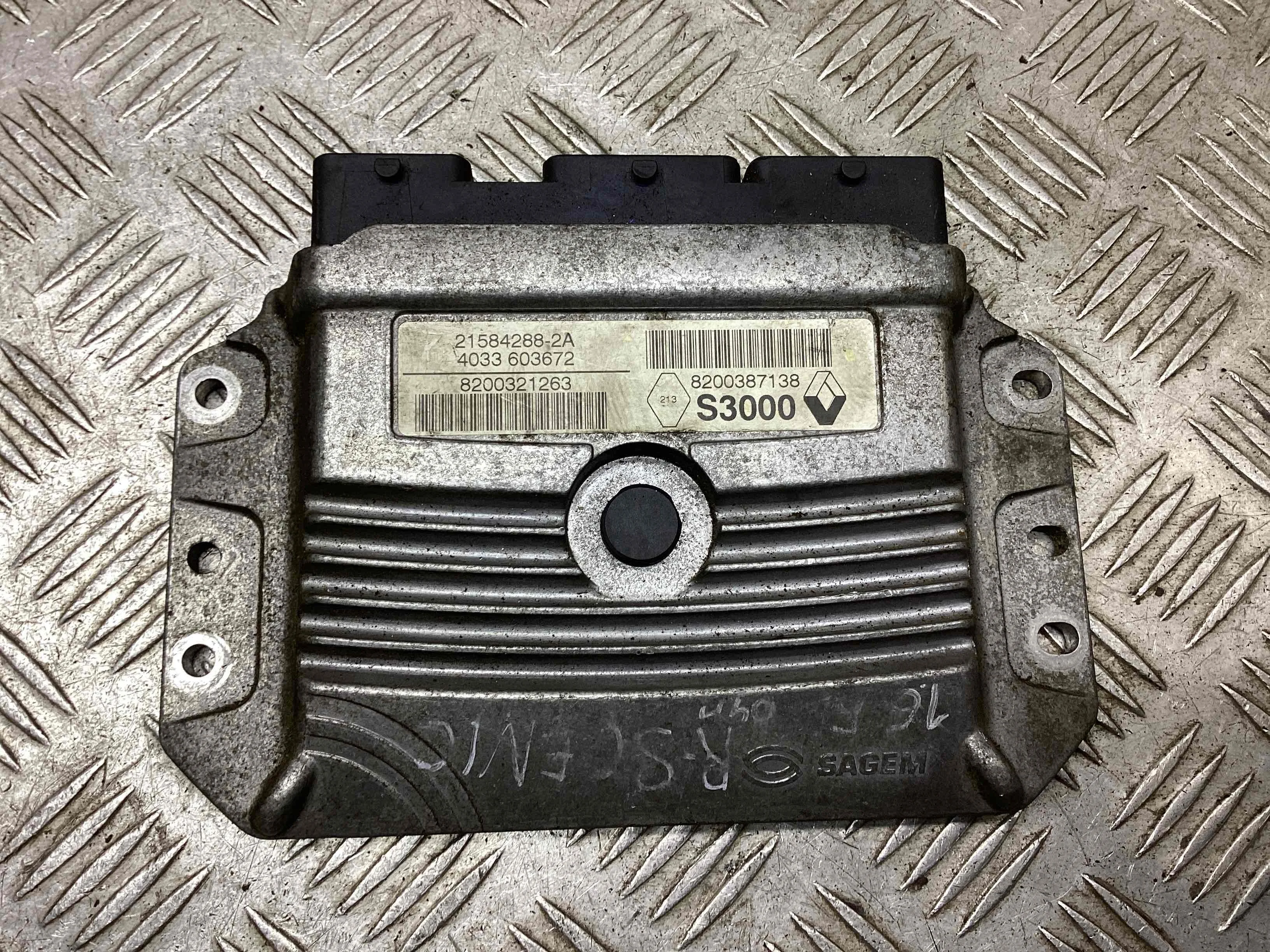 Блок управления двигателем Renault Scenic II (JM) 2003-2006 2004 1,6 Бензин