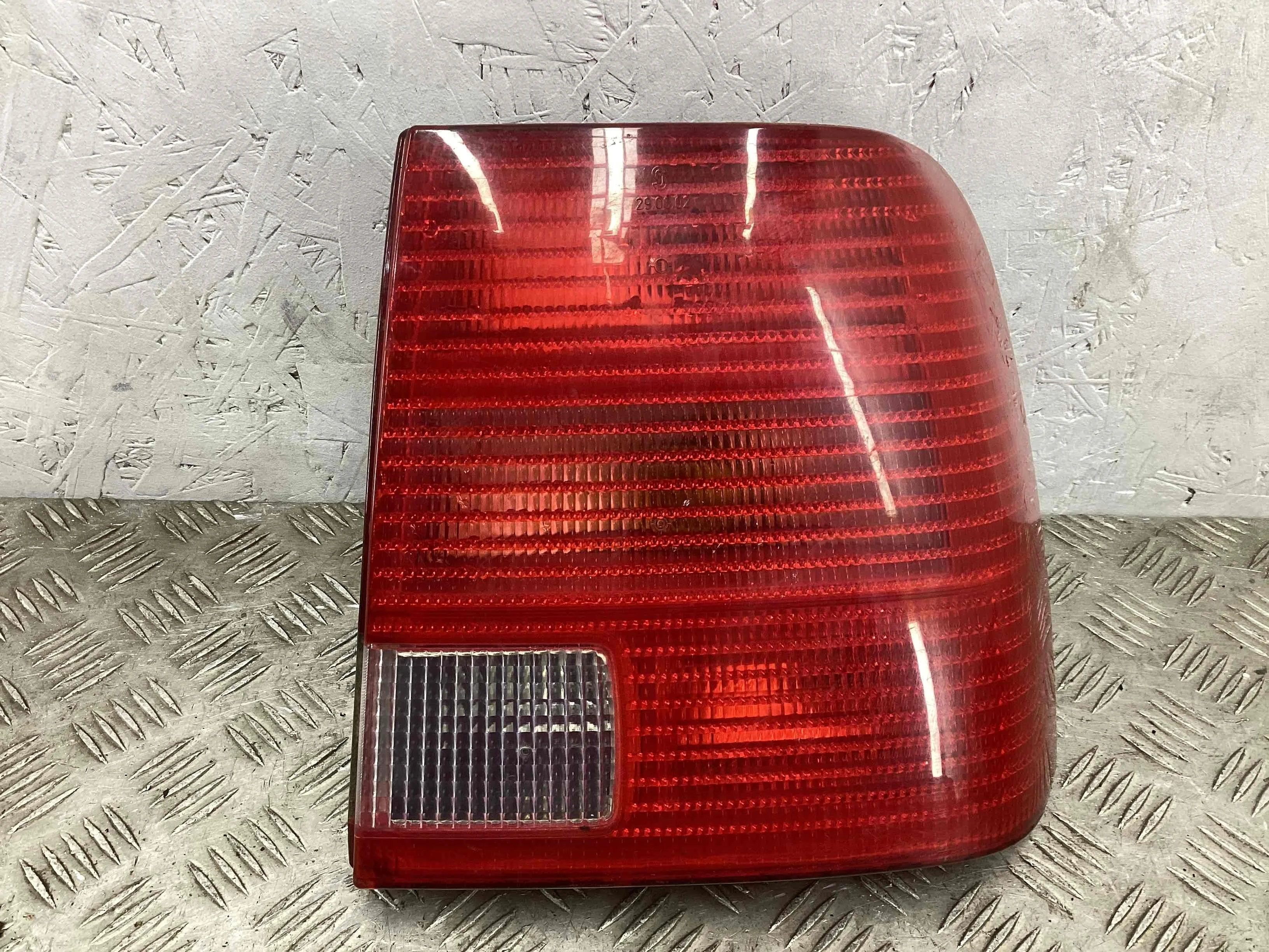Фонарь задний правый Volkswagen Passat B5 (3B) 1996-2000 2000 1,9 Дизель МКПП 6ст. Седан