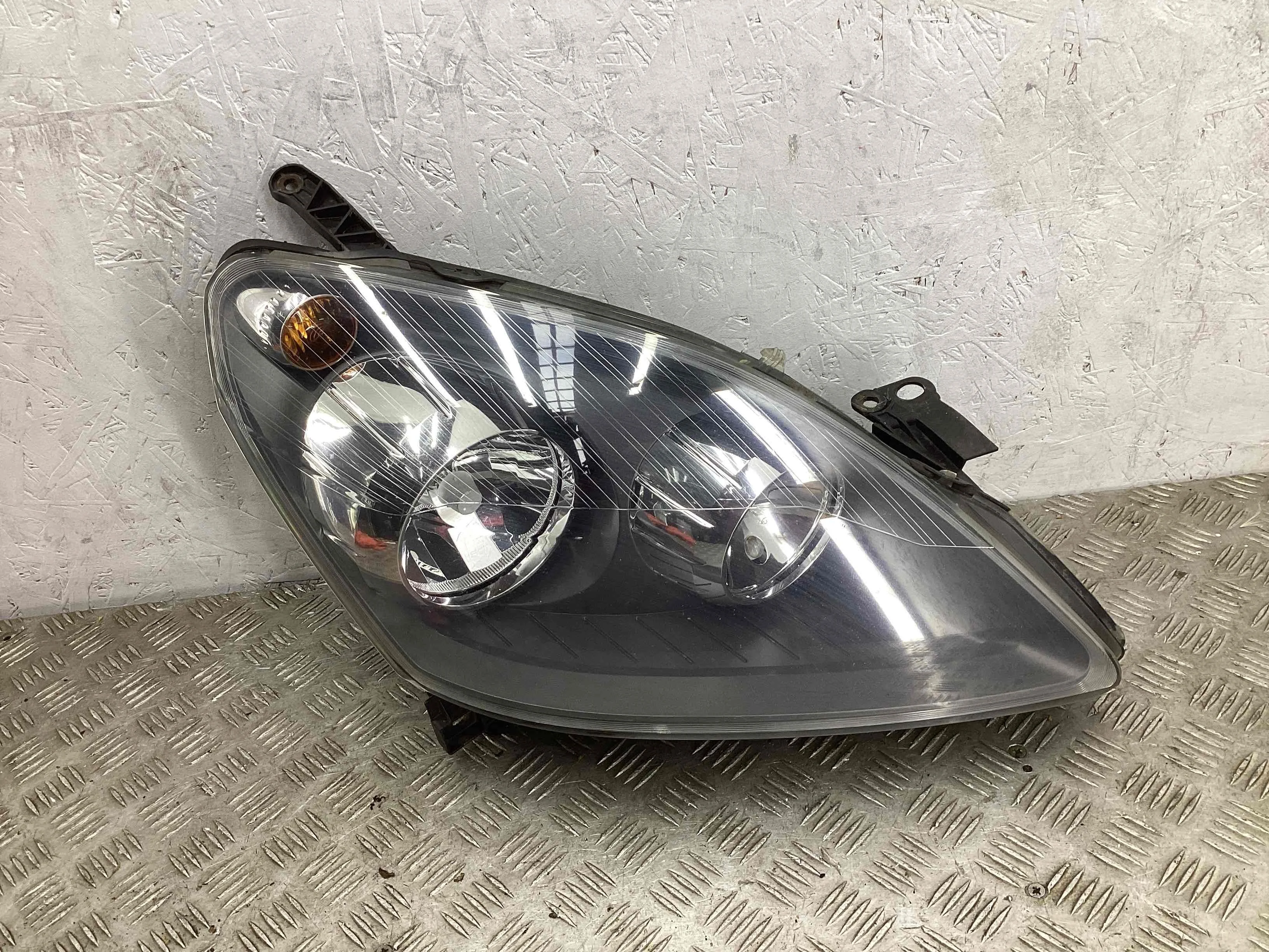 Фара правая Opel Zafira B 2005-2008 2007 1,8 Бензин МКПП Минивэн