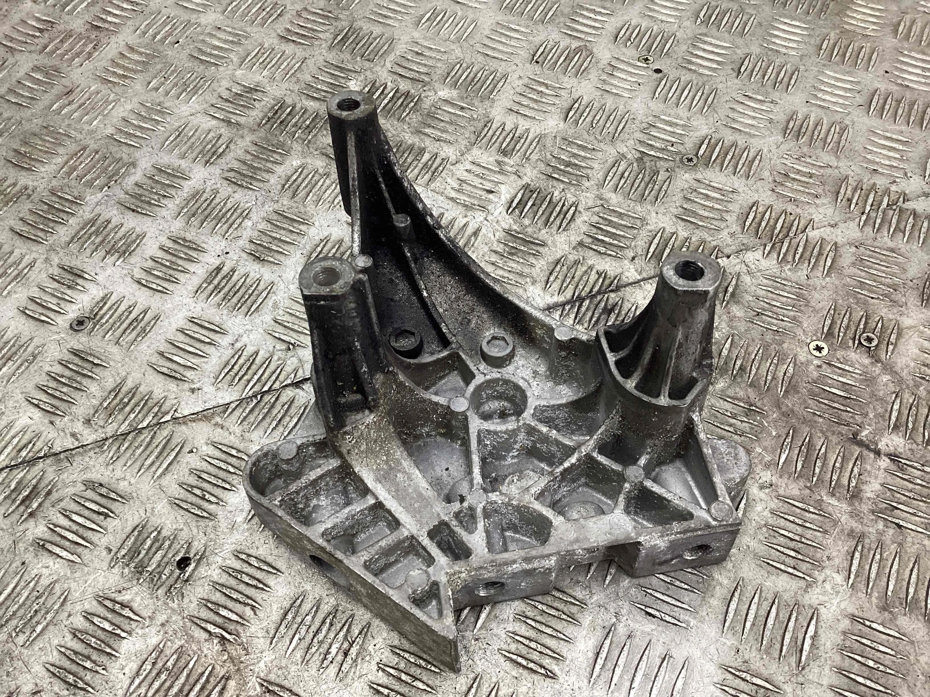 Кронштейн двигателя Volkswagen Touran I (1T) 2003-2006 2005 2,0 Дизель АКПП Минивэн