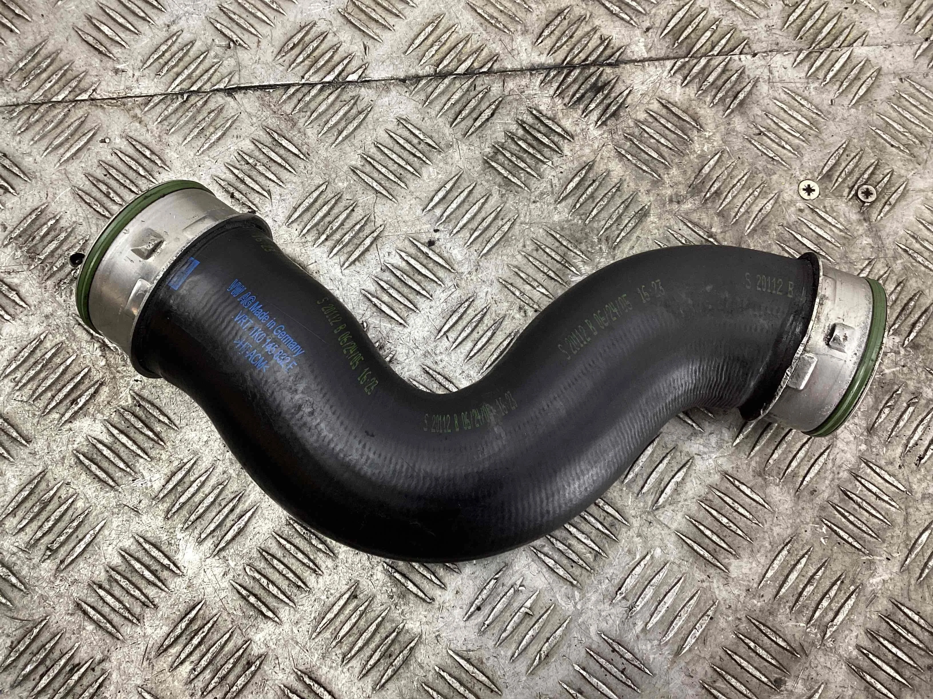 Патрубок интеркулера Volkswagen Touran I (1T) 2003-2006 2005 2,0 Дизель АКПП Минивэн
