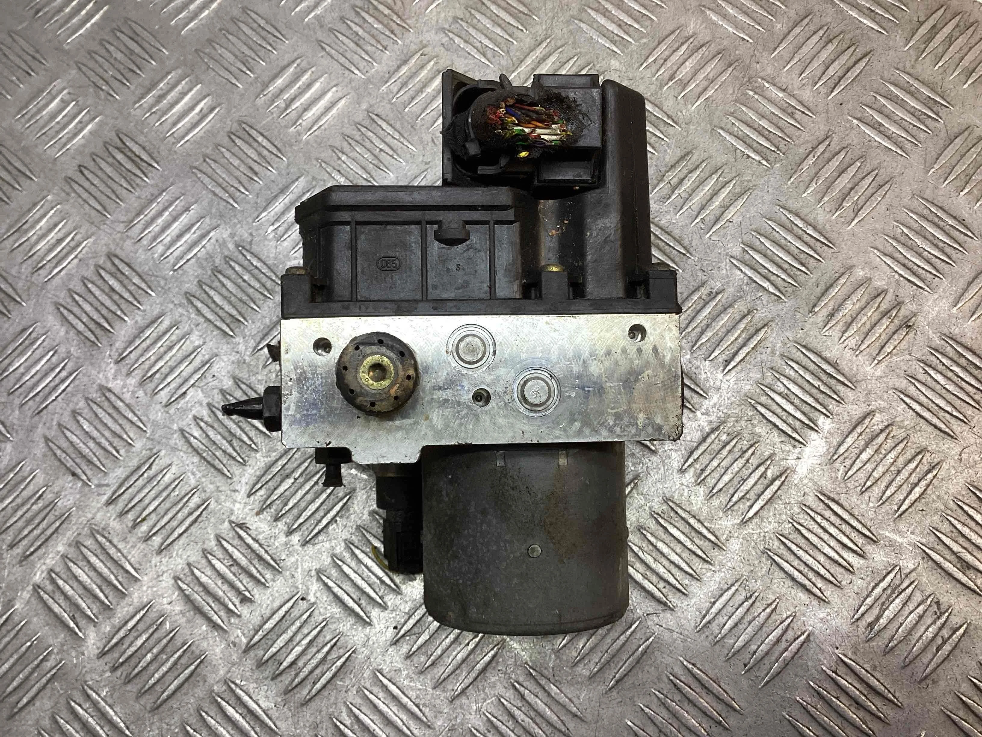 Блок ABS Volkswagen Passat B5+ (3B) 2000-2005 рестайлинг 2002 1,9 Дизель МКПП 5ст. Универсал