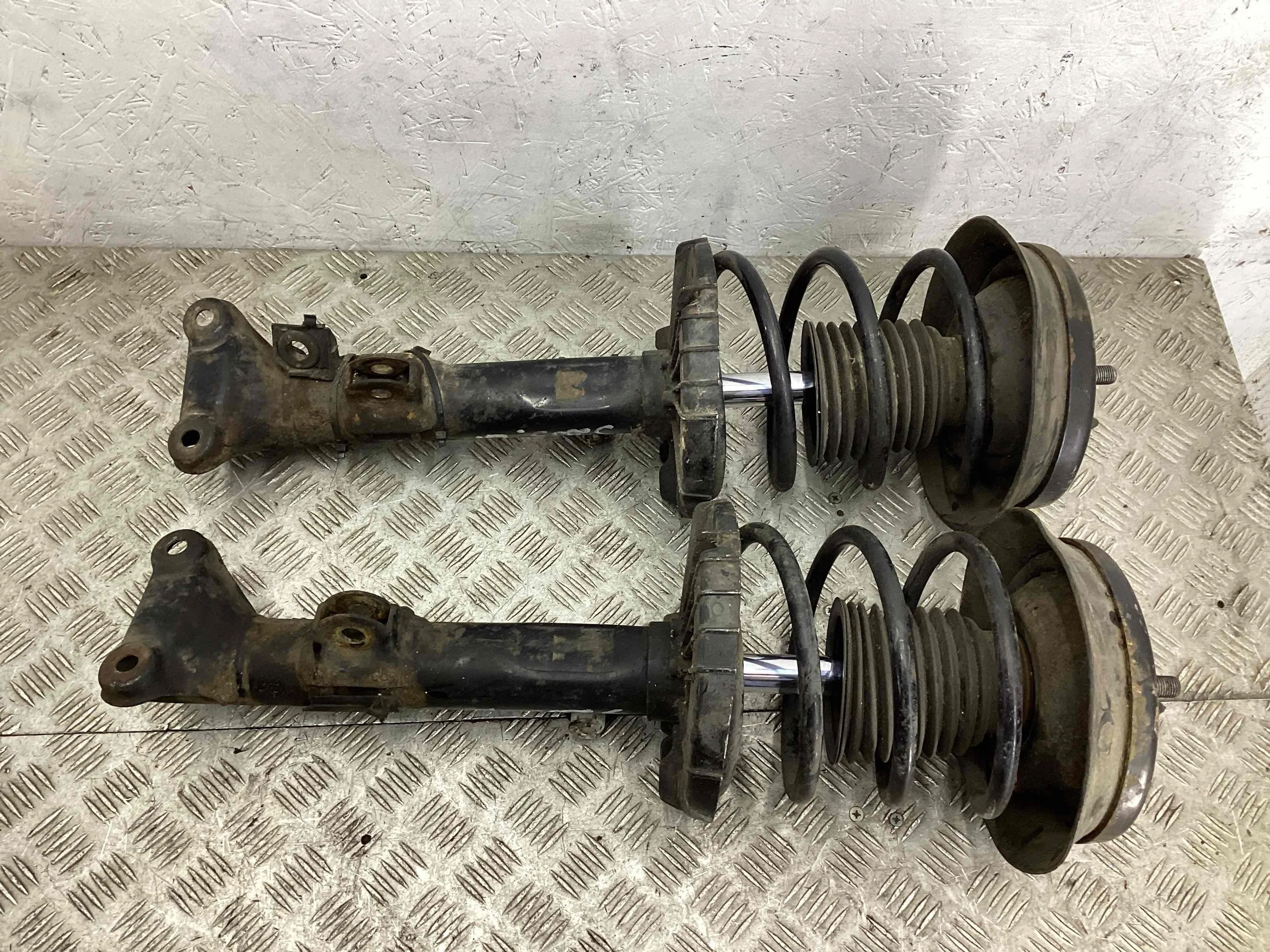 Стойка передняя правая Mercedes C (W203) 2000-2004  2003 2,2 Дизель АКПП Седан