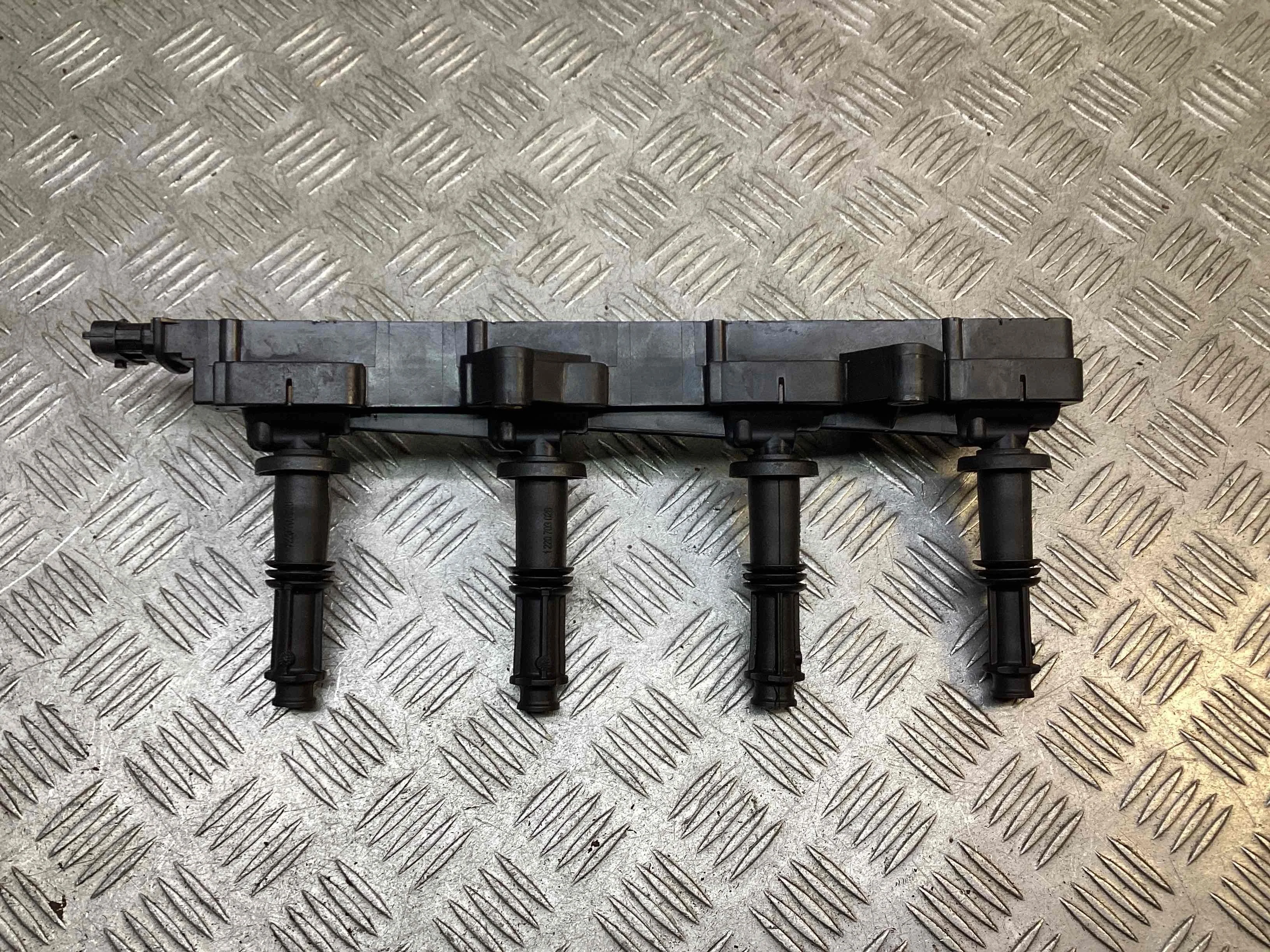 Катушка зажигания Opel Signum 2003-2005 2003 2,2 Бензин МКПП 5ст. Хэтчбек 5дв.
