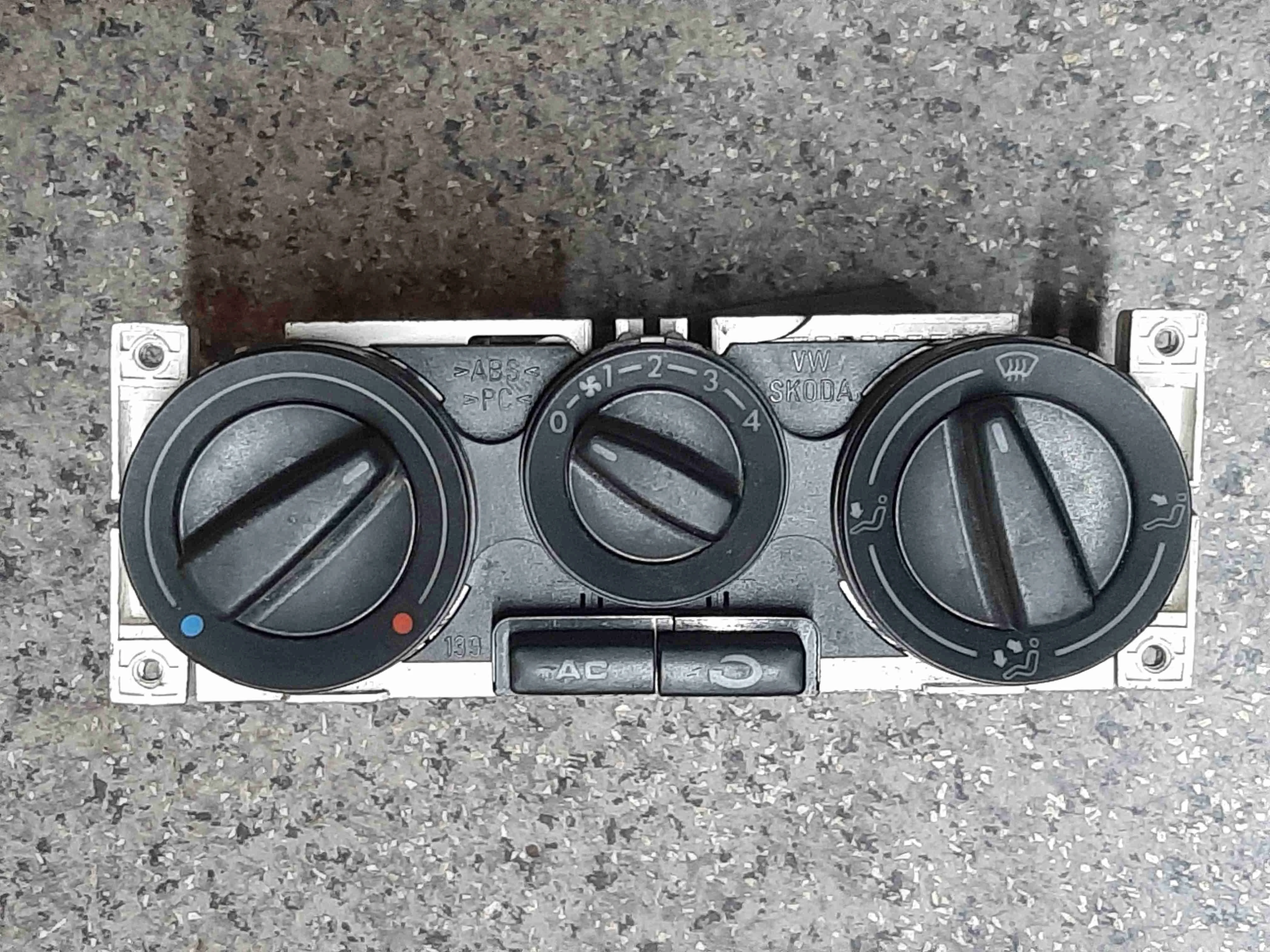 Блок управления печки/климат-контроля Volkswagen Bora (1J) 1998-2005 1989