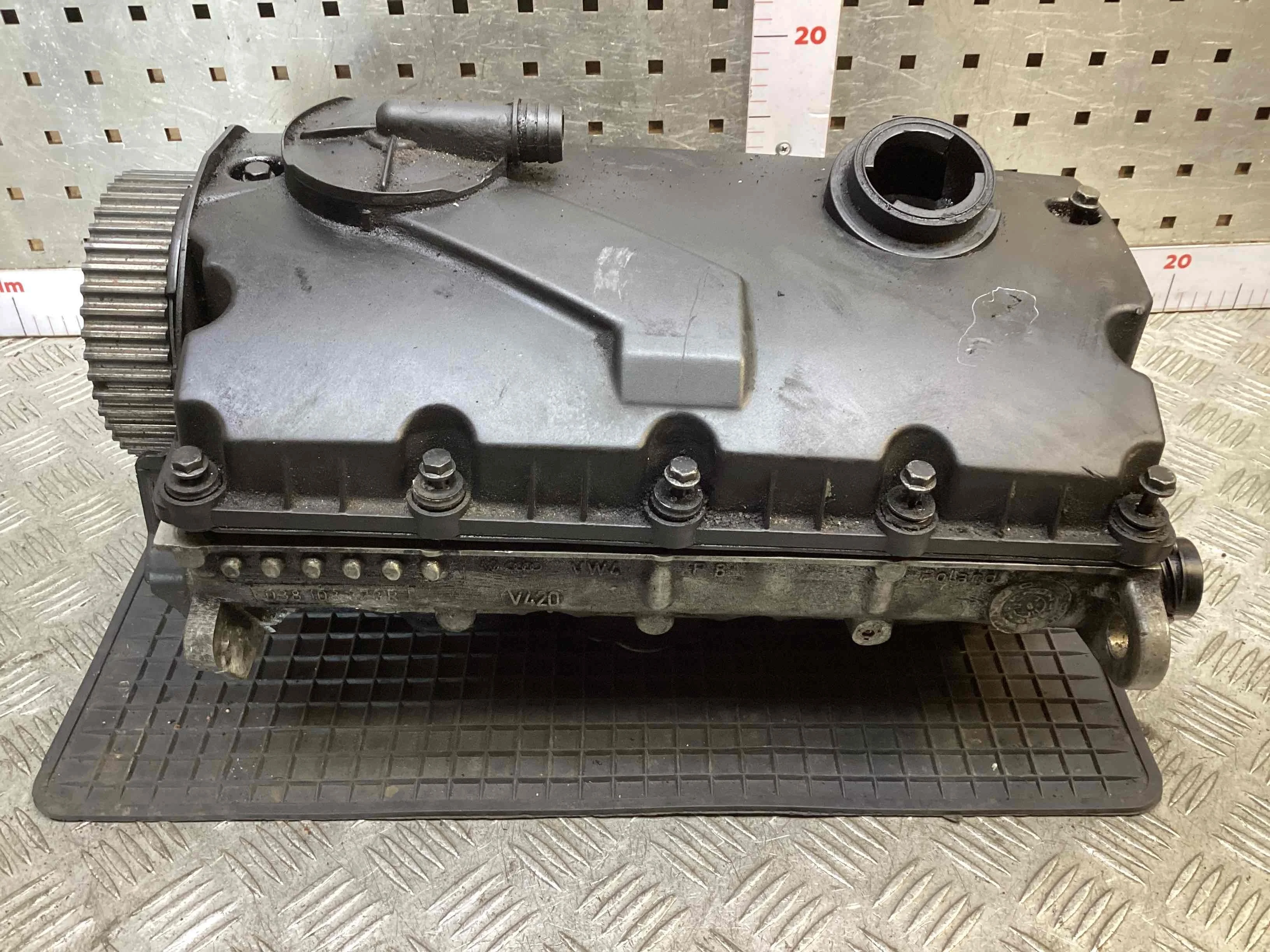 Головка блока цилиндров Volkswagen Passat B6 (3C) 2005-2010 2006 1,9 Дизель МКПП Универсал