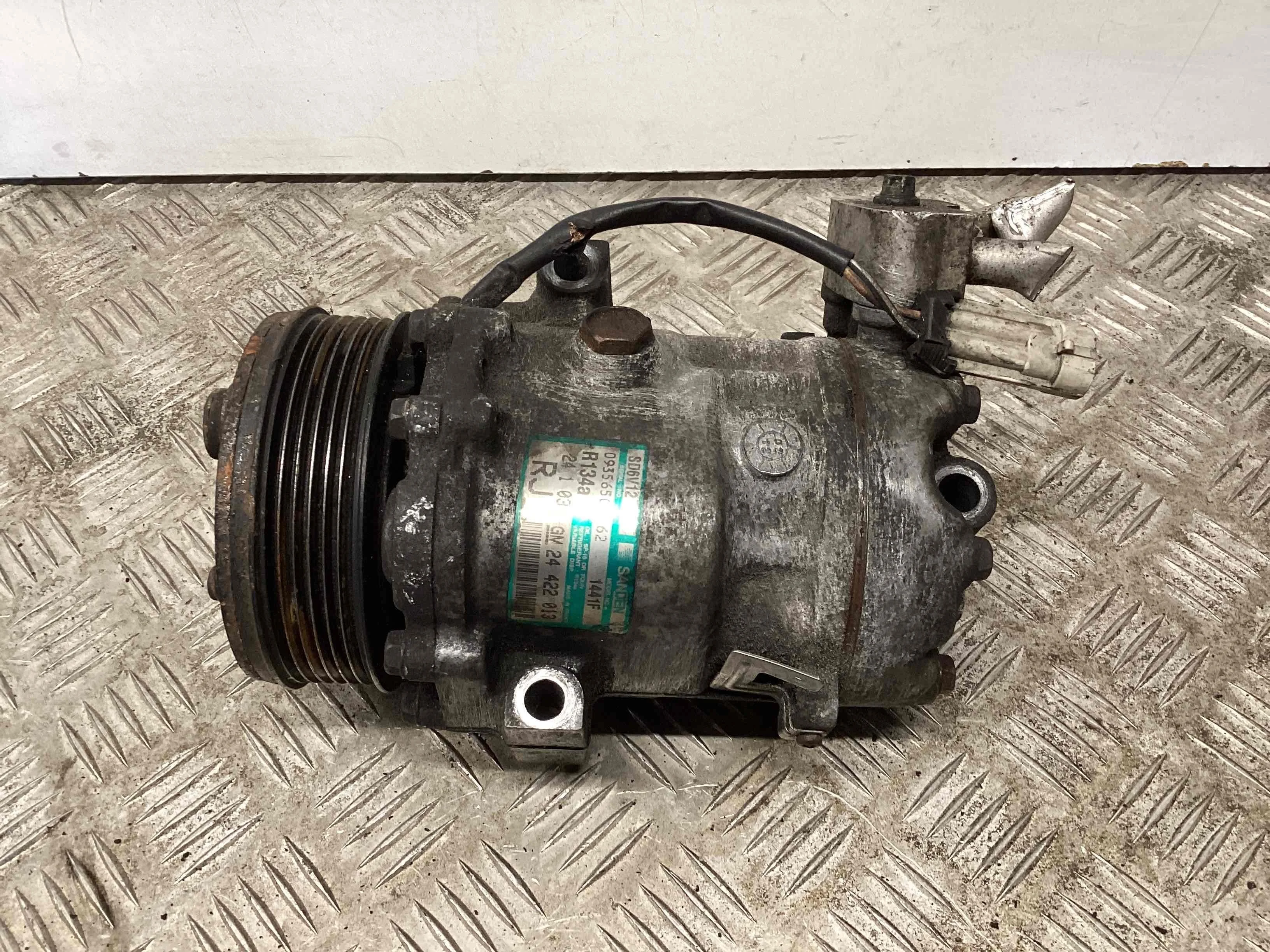 Компрессор кондиционера Opel Astra G 1998-2004 2003 1,7 Дизель МКПП 5ст. Хэтчбек 5дв.