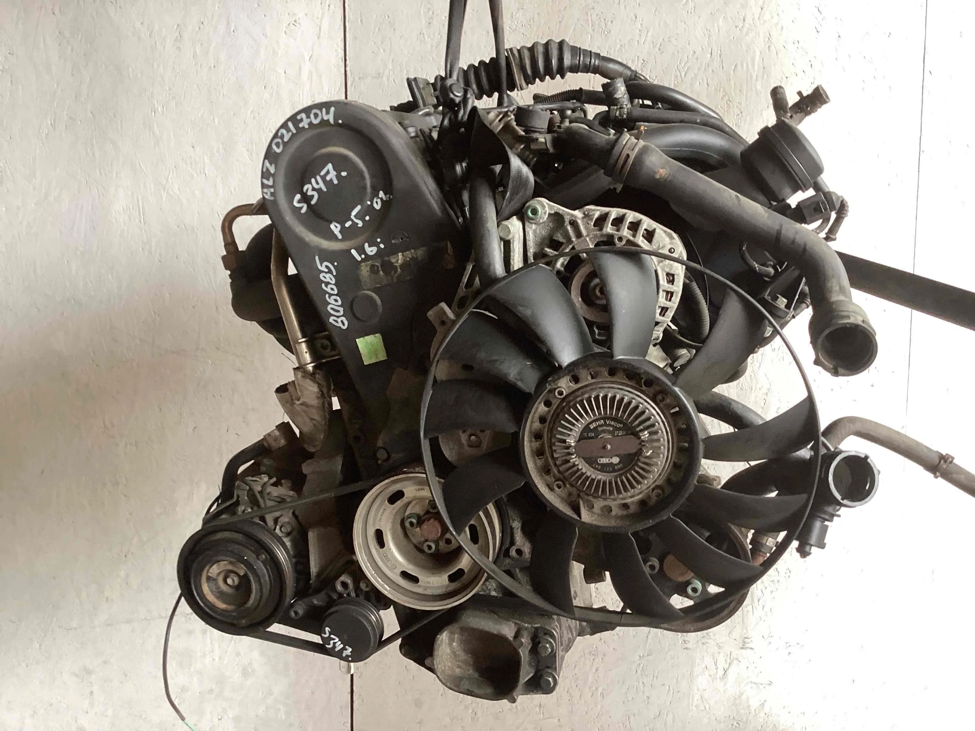 Двигатель Volkswagen Passat B5+ (3B) 2000-2005 рестайлинг 2001 1,6 Бензин МКПП 5ст. Универсал