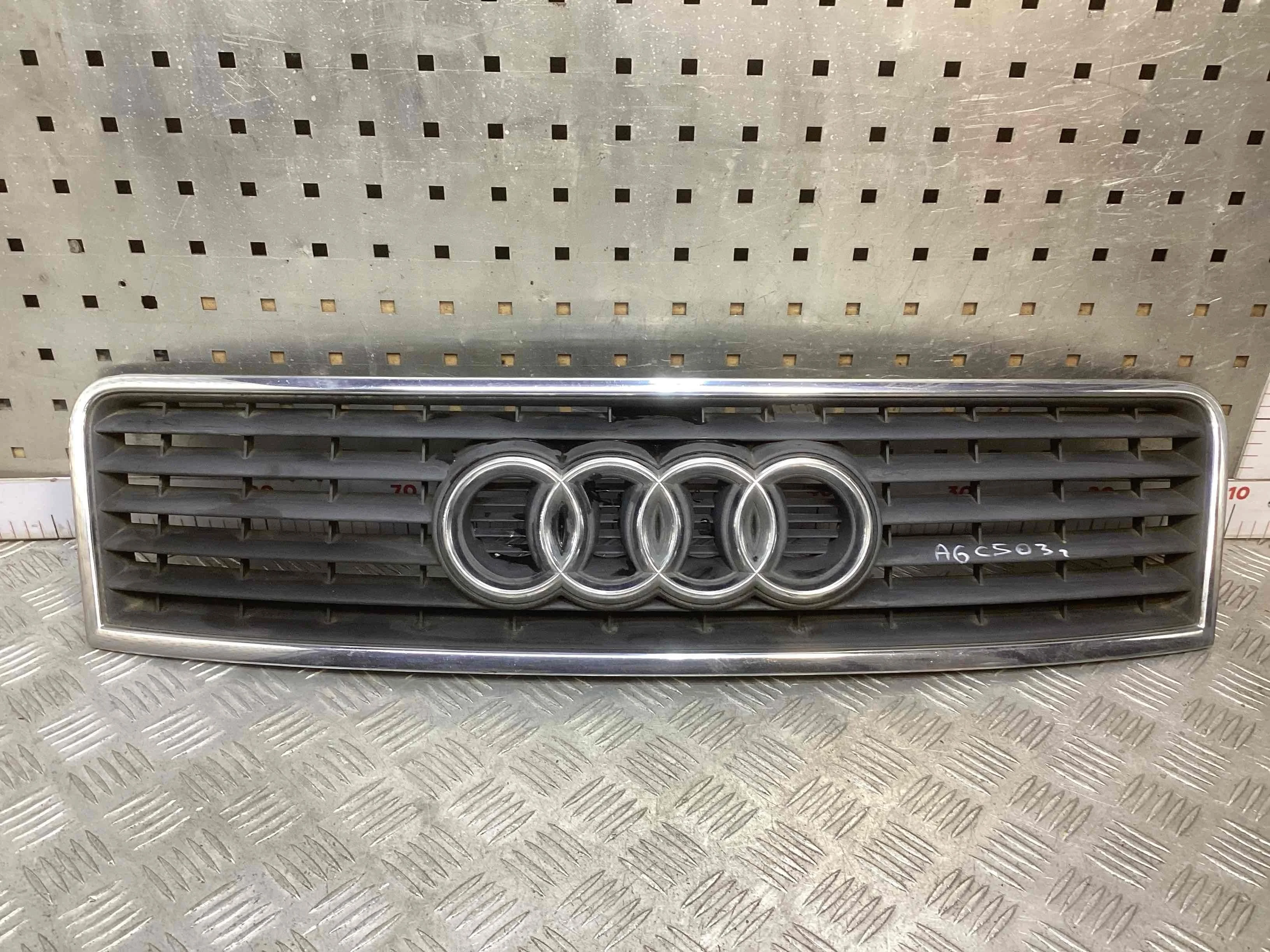 Решетка радиатора Audi A6 C5 (4B) 2001-2004 рестайлинг 2003