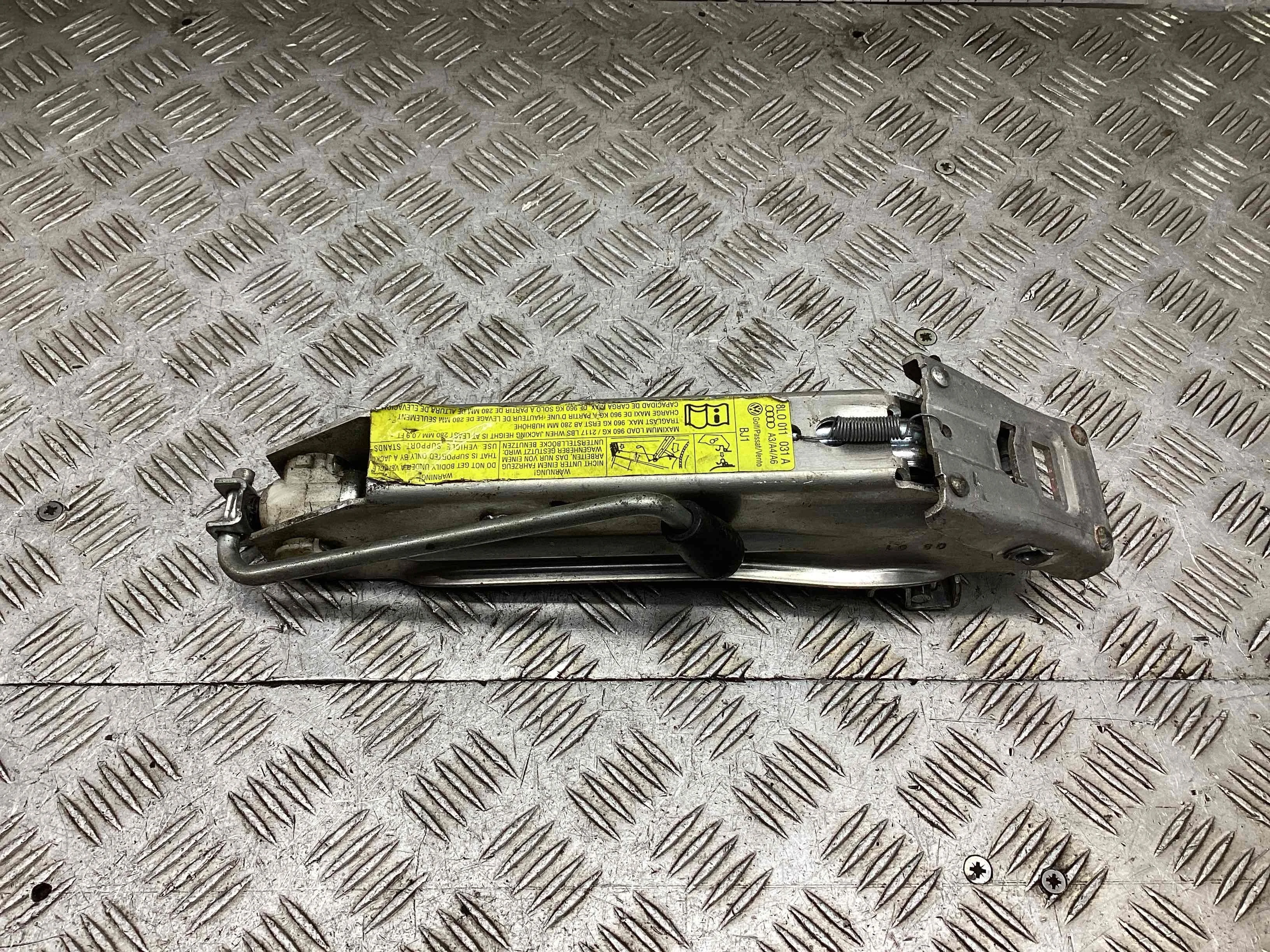 Домкрат Audi A3 I (8L) 1996-2000 2000 1,9 Дизель