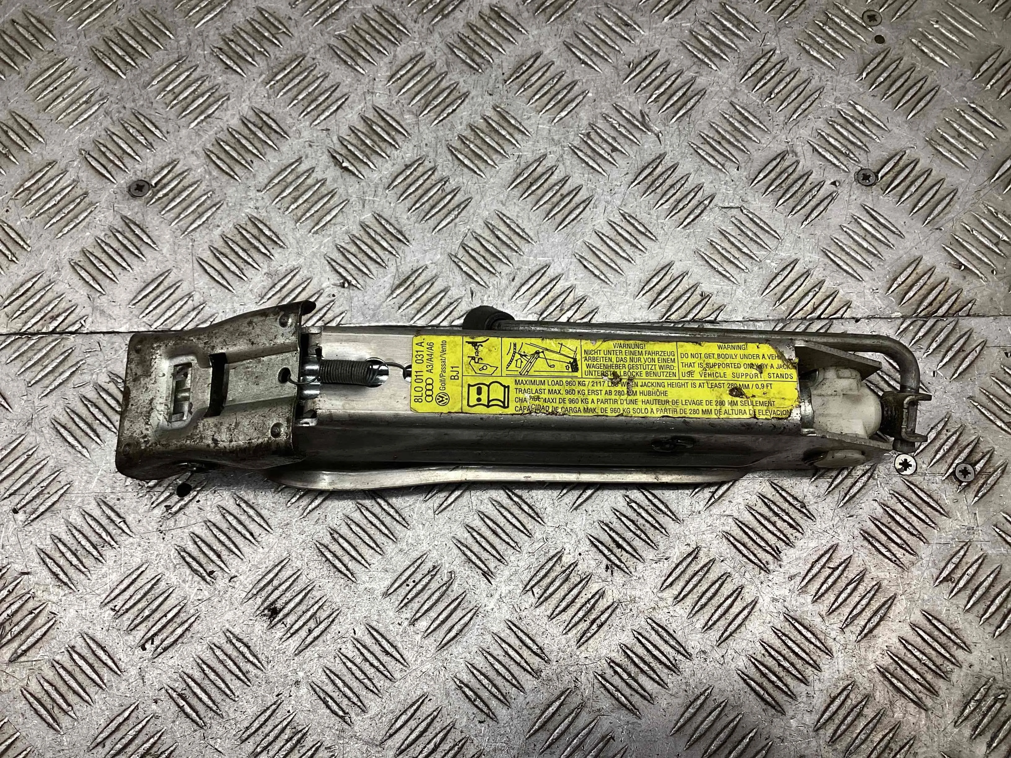 Домкрат Audi A4 B5 (8D) 1999-2001 рестайлинг 2000
