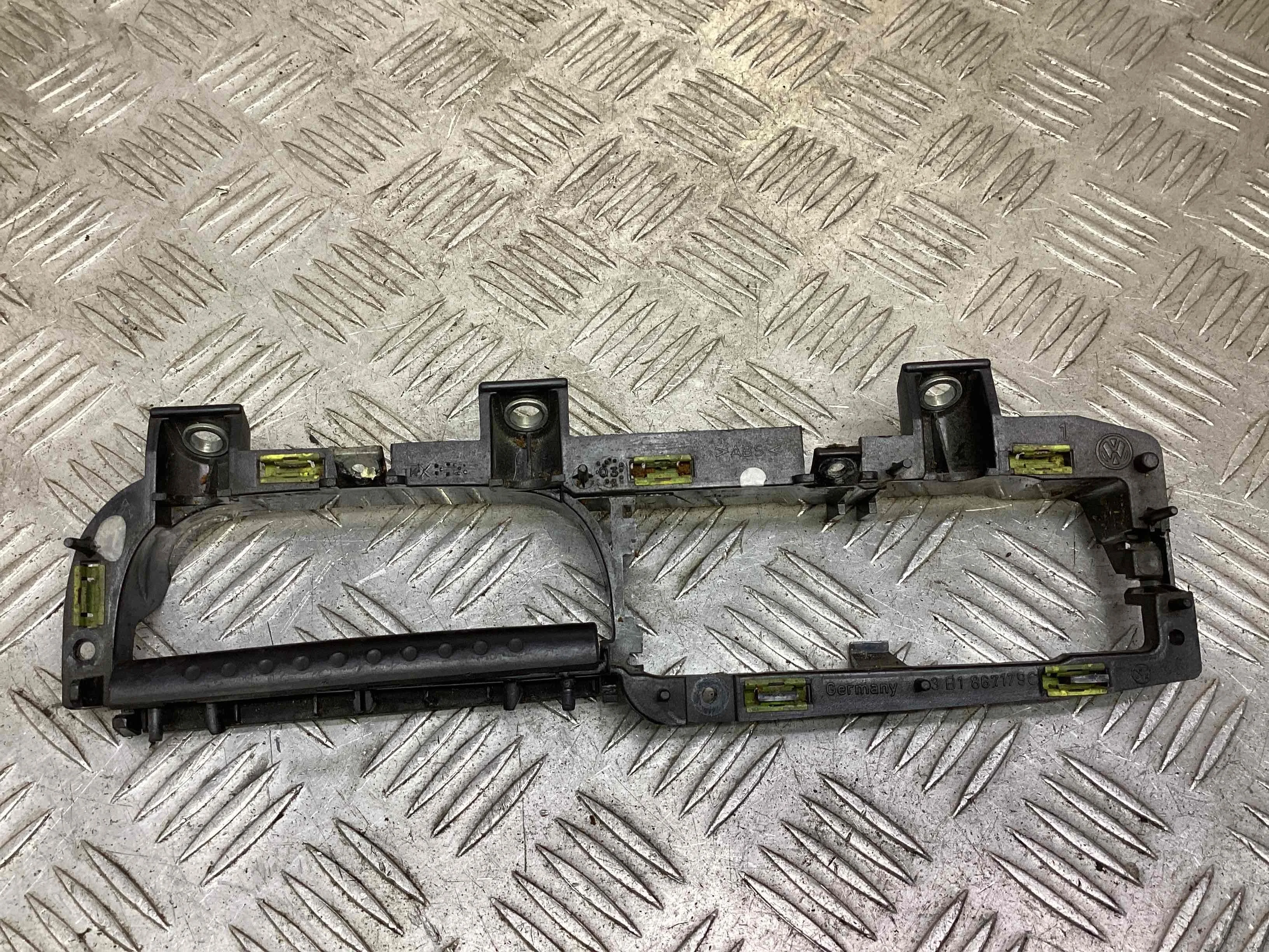 Ручка внутренняя передняя левая Volkswagen Passat B5+ (3B) 2000-2005 рестайлинг 2004 1,9 Дизель АКПП Универсал