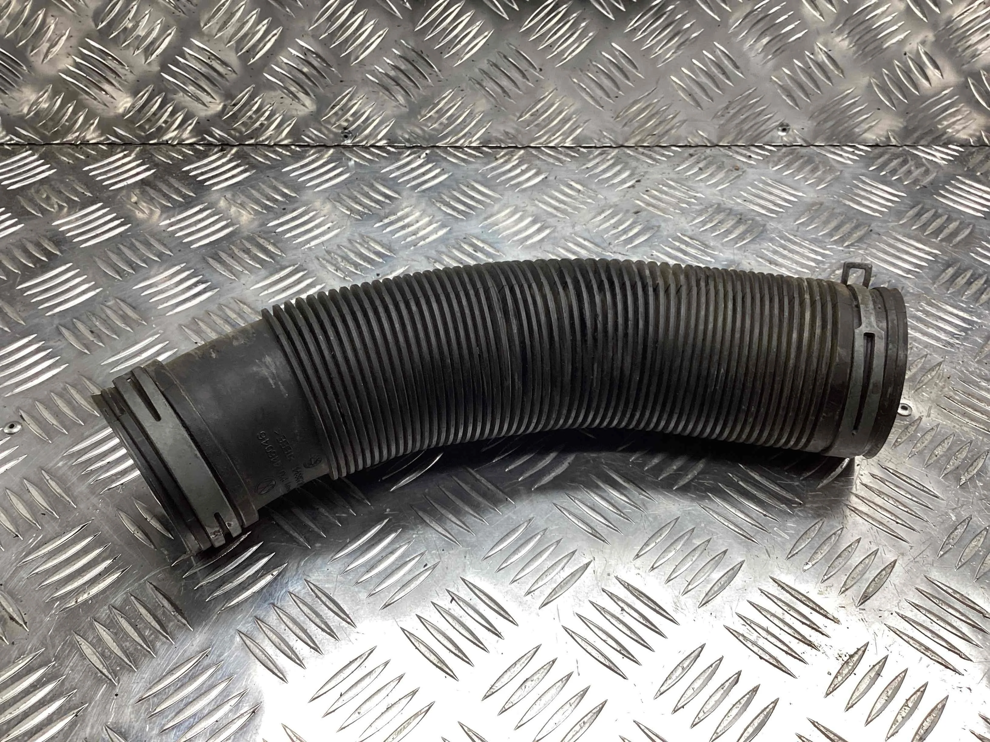 Патрубок воздушного фильтра Volkswagen Golf IV (1J) 1997-2004 2001 1,9 Дизель МКПП 5ст. Универсал