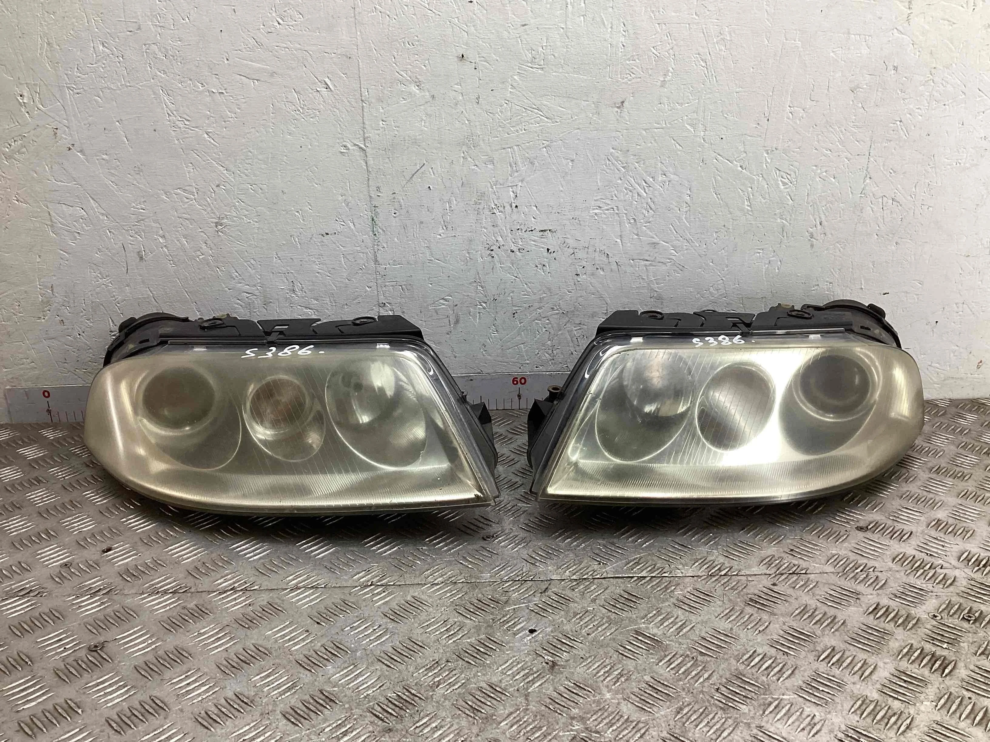 Фара передняя (комплект) Volkswagen Passat B5+ (3B) 2000-2005 рестайлинг 2003 1,9 Дизель АКПП Универсал