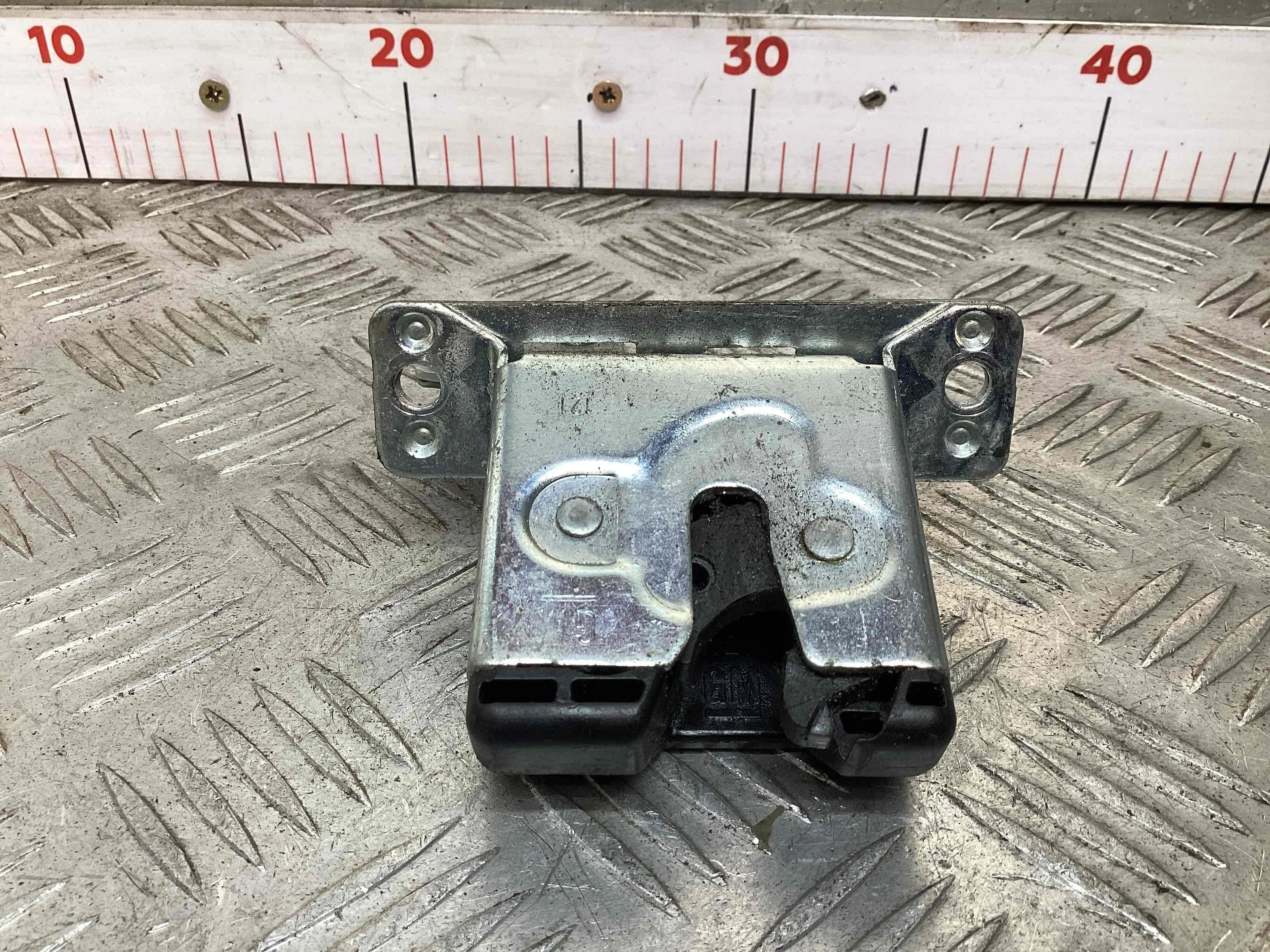 Замок багажника Opel Corsa C 2000-2003 2002 1,4 Бензин АКПП Хэтчбек 3дв.