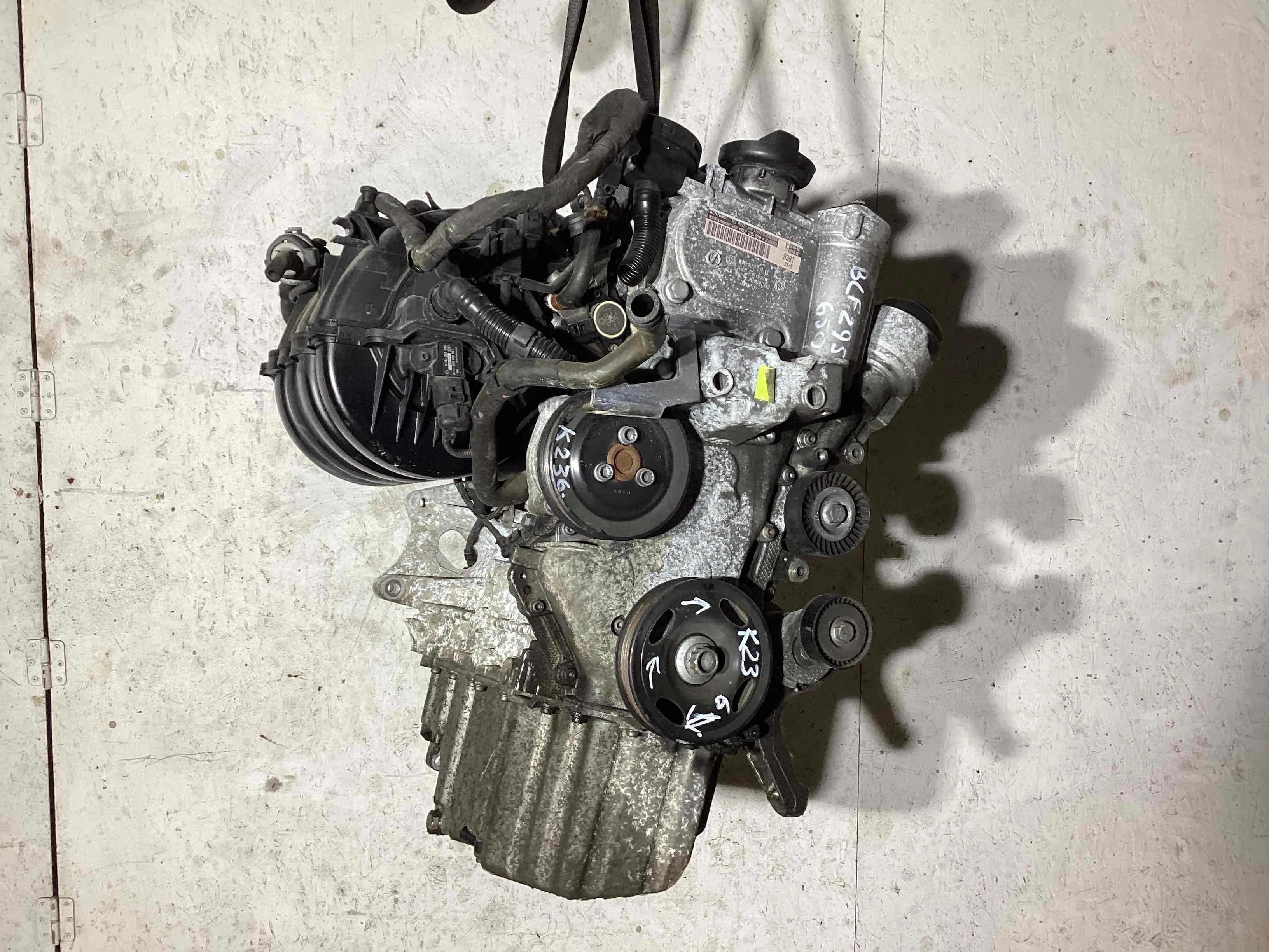 Двигатель Volkswagen Golf V (1K) 2004-2009 2006 1,6 Бензин АКПП Хэтчбек 3дв.