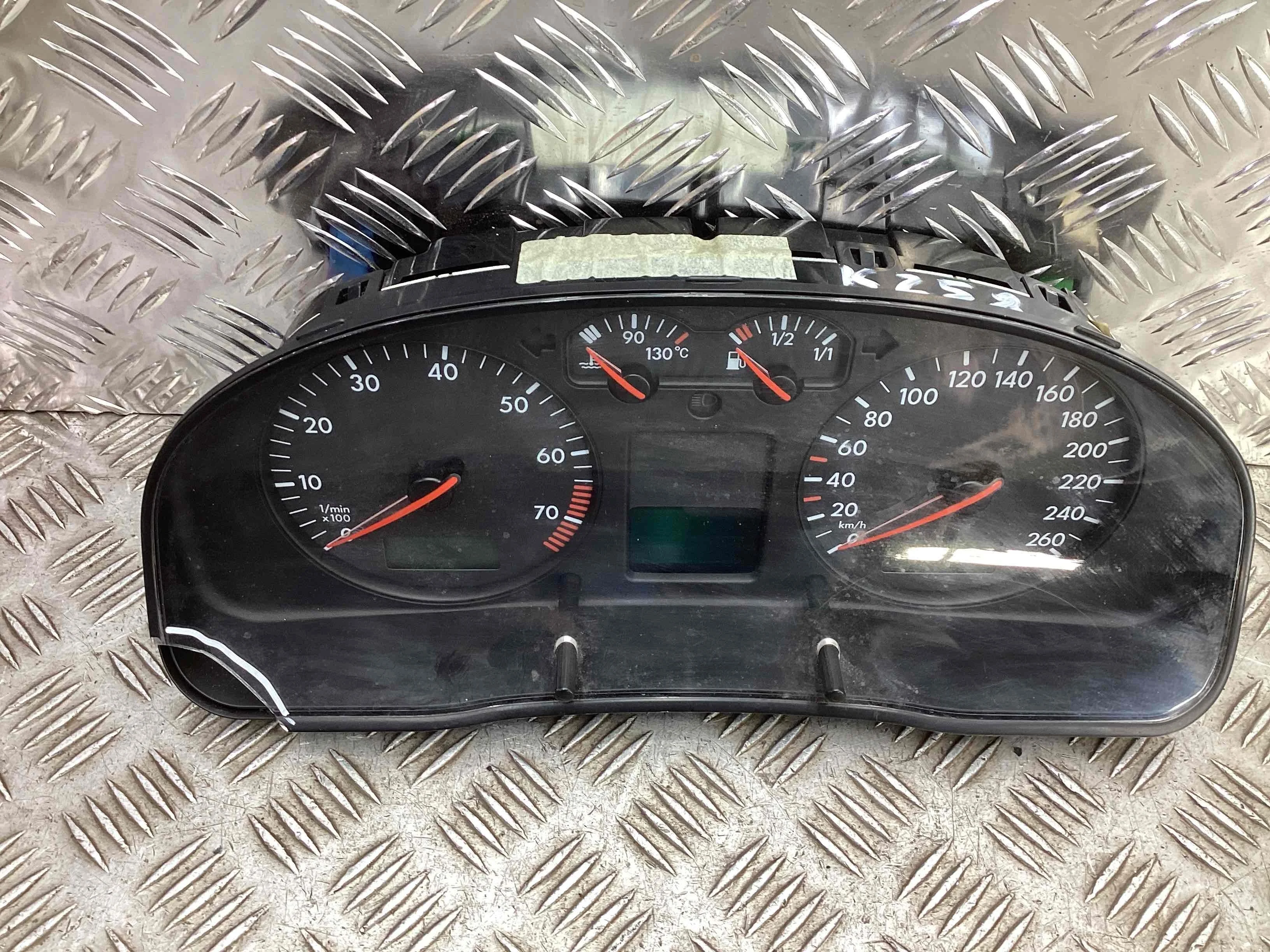 Щиток приборов (приборная панель) Volkswagen Passat B5 (3B) 1996-2000 1999 1,8 Бензин МКПП 5ст. Универсал