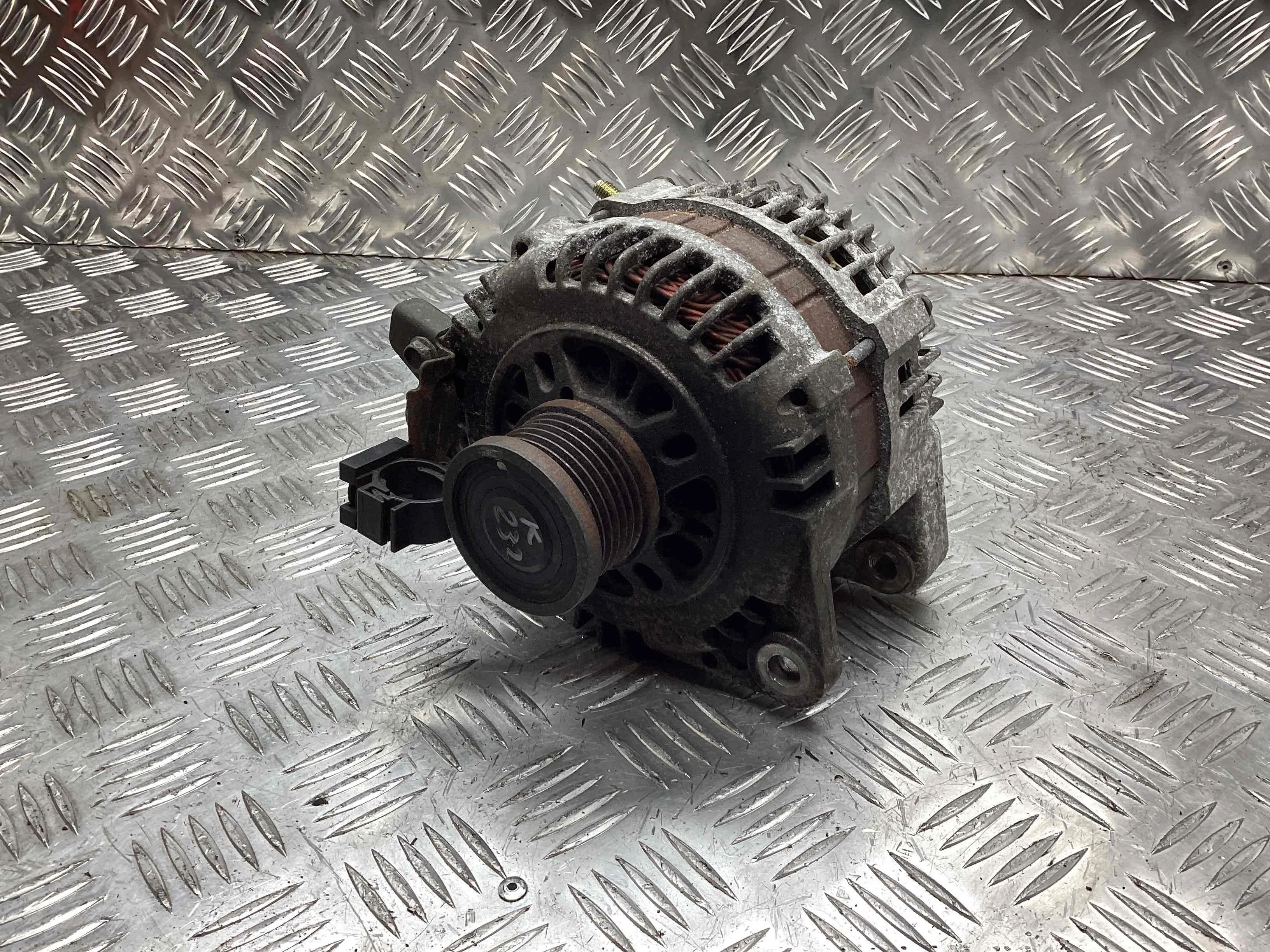 Генератор Nissan X-Trail (T30) 2001-2004 2005 2,5 Бензин АКПП Внедорожник