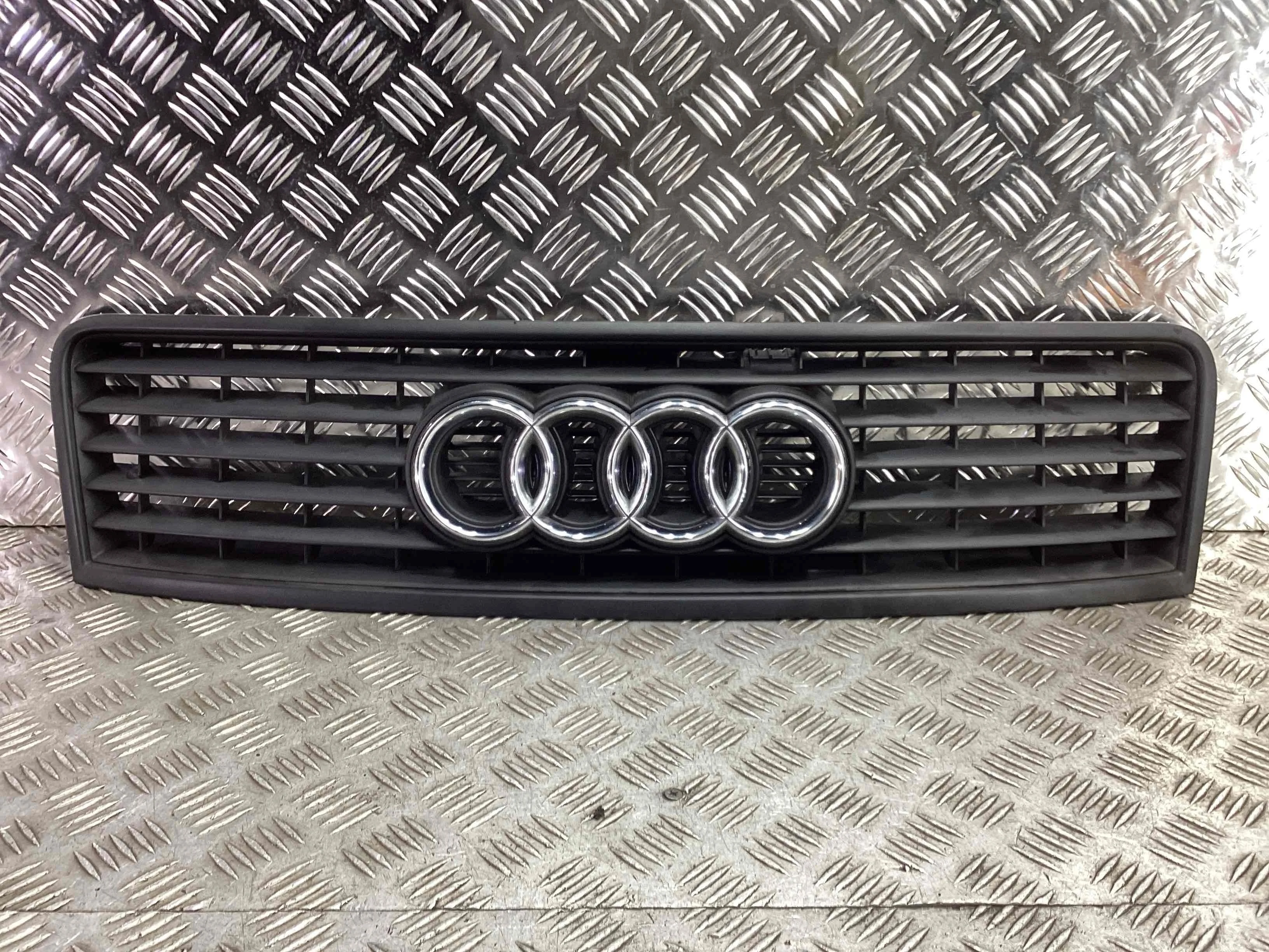 Решетка радиатора Audi A6 C5 (4B) 2001-2004 рестайлинг 2004 3,0 Бензин АКПП Универсал