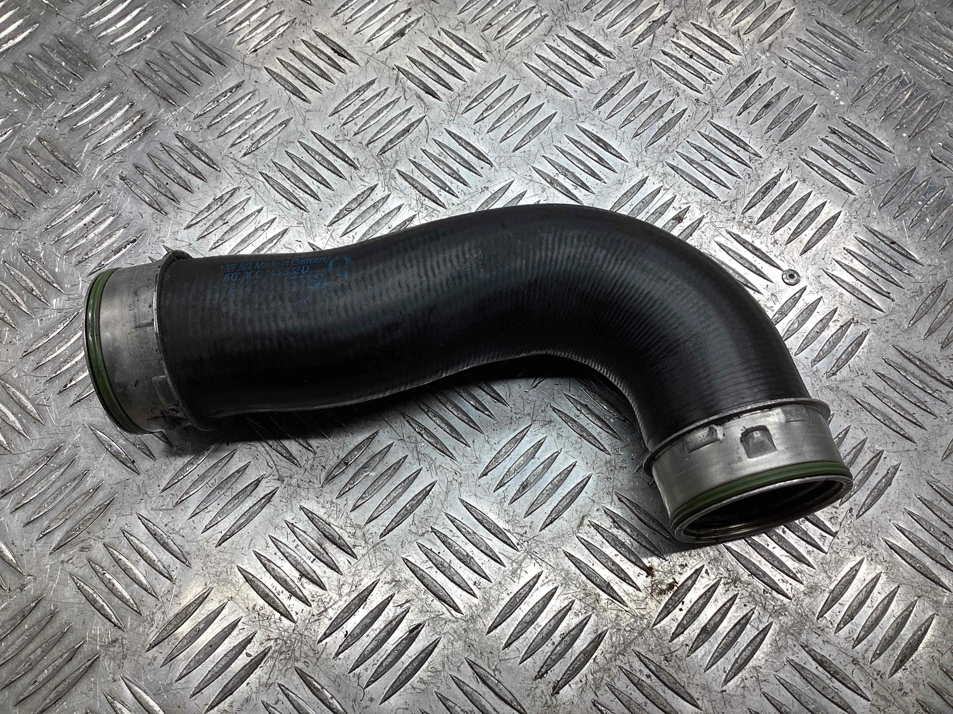 Патрубок интеркулера Volkswagen Passat B6 (3C) 2005-2010 2006 2,0 Дизель АКПП Седан