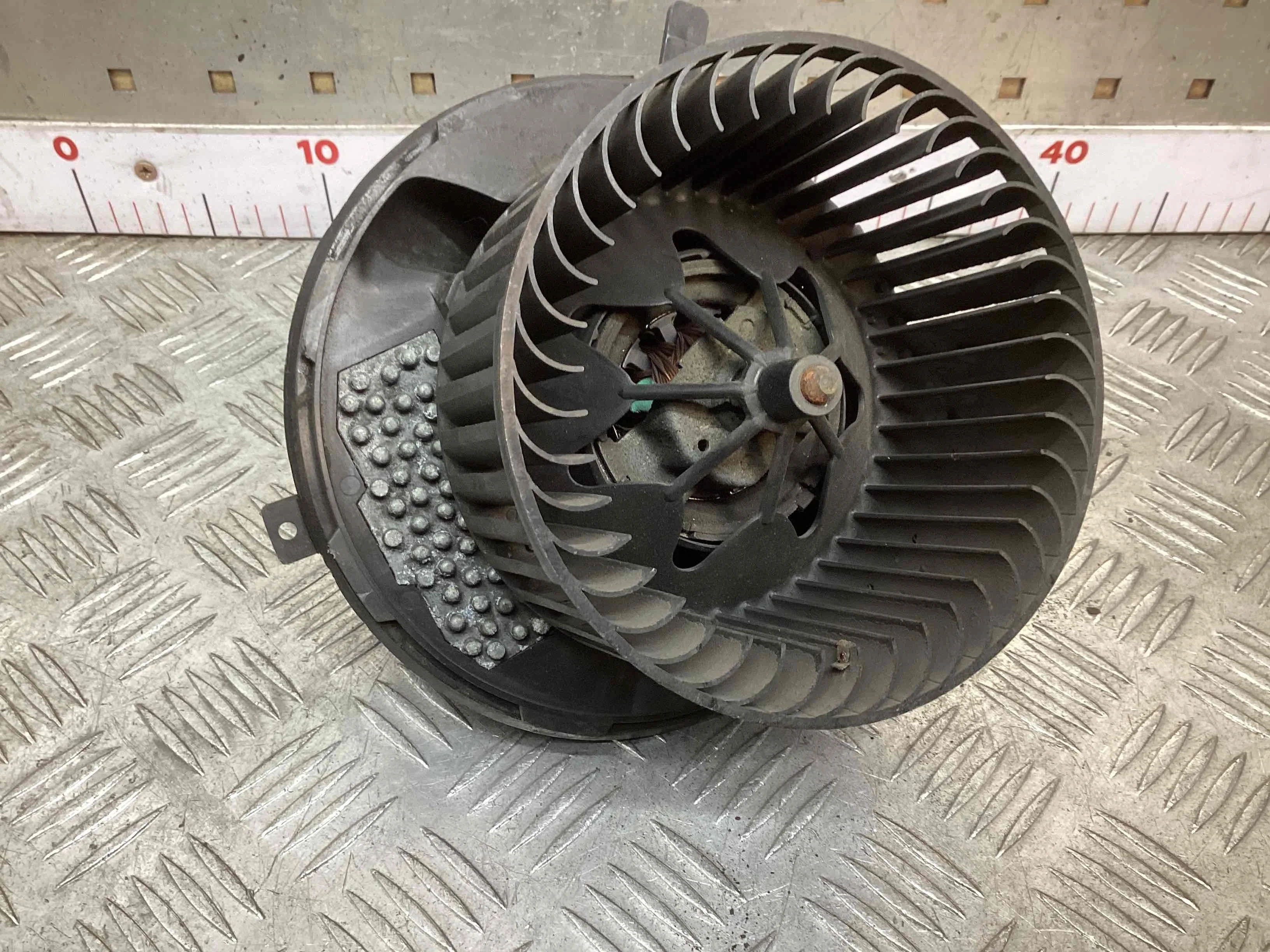 Моторчик печки Volkswagen Touran I (1T) 2006-2010 рестайлинг 2006 1,9 Дизель МКПП 6ст. Минивэн