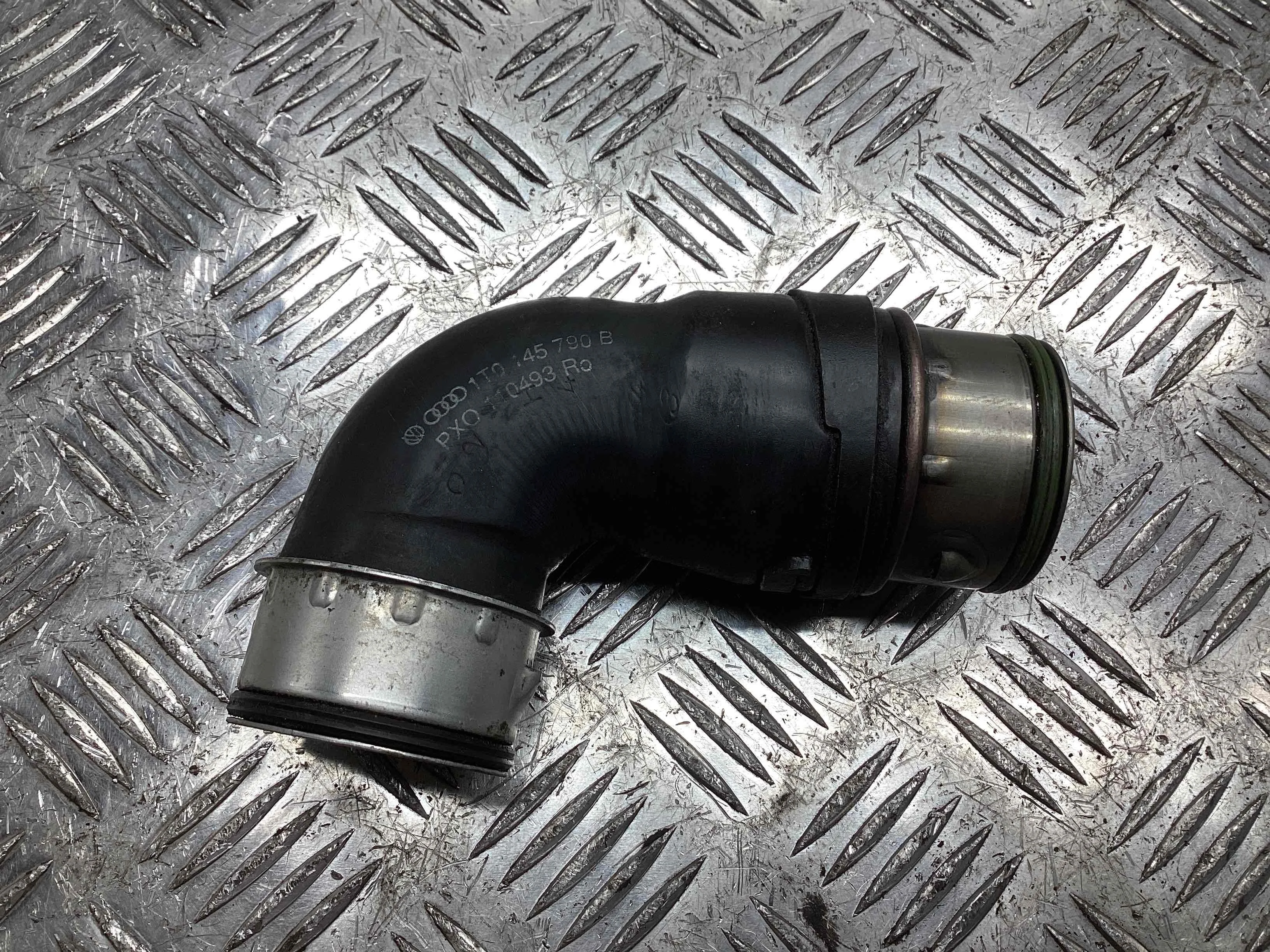 Патрубок интеркулера Volkswagen Touran I (1T) 2003-2006 2004 1,9 Дизель МКПП 6ст. Минивэн