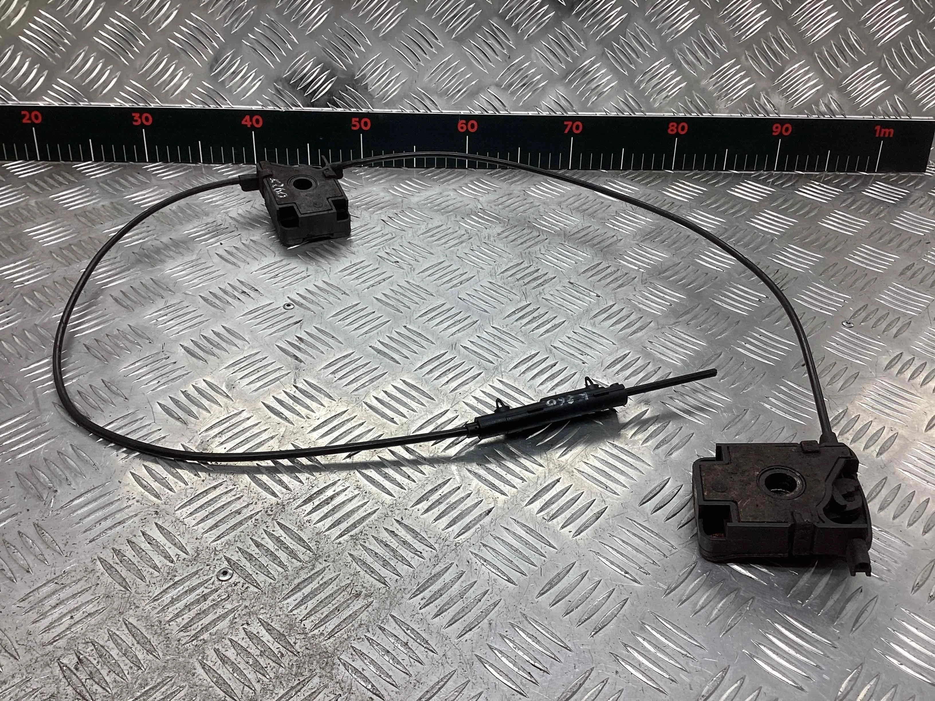 Замок капота BMW X5 (E53) 1999-2003  2001 3,0 Дизель АКПП Внедорожник