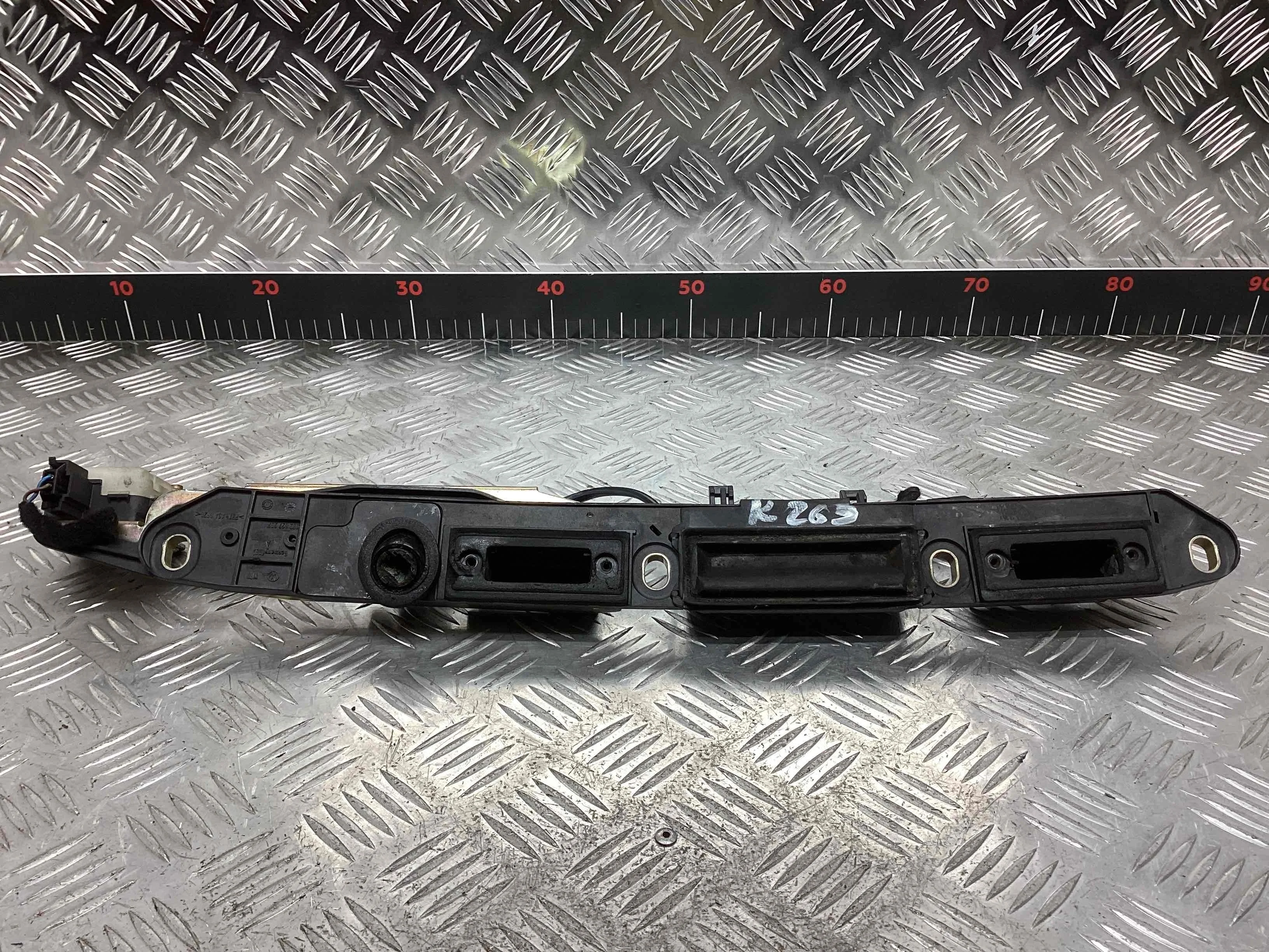 Кнопка открытия багажника Volkswagen Passat B5+ (3B) 2000-2005 рестайлинг 2002 1,9 Дизель АКПП Седан