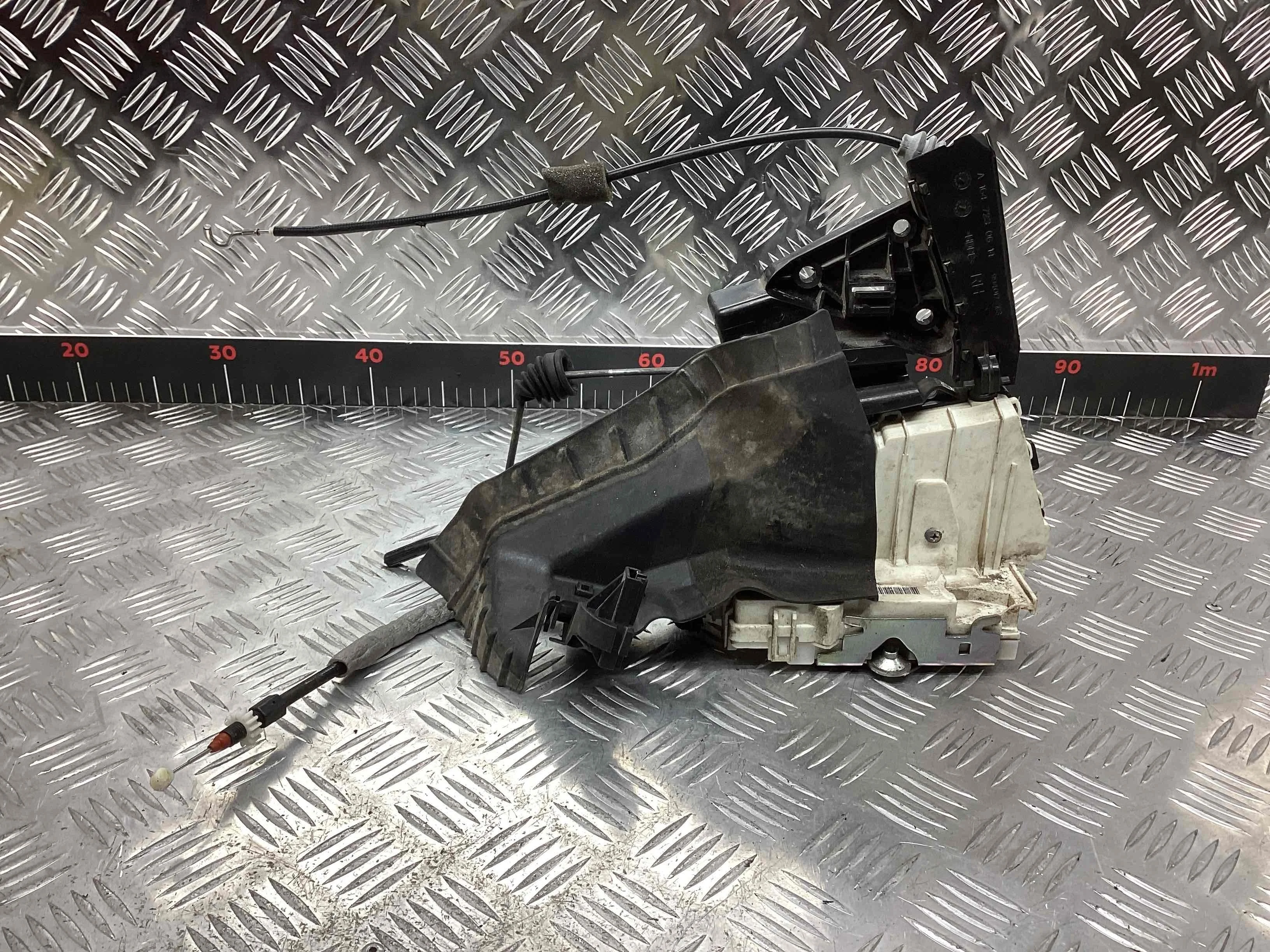 Замок двери передней правой Mercedes ML (W164) 2005-2011  2006 3,0 Дизель АКПП Внедорожник