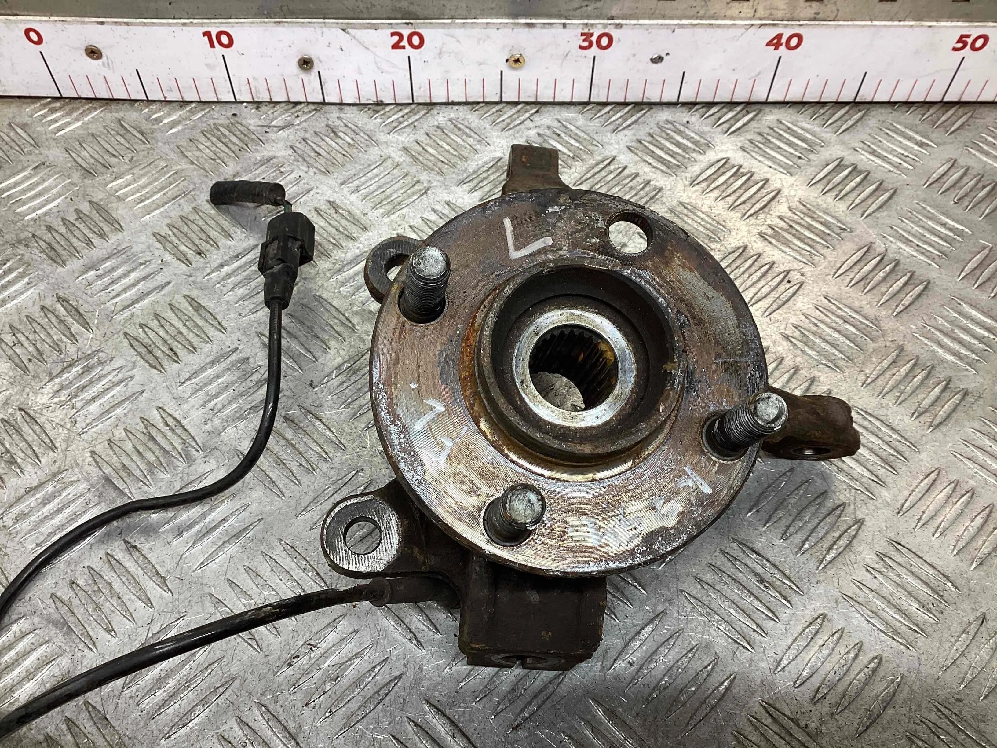 Ступица передняя левая Nissan Micra IV (K13) 2010-2013 2012 1,2 Бензин Вариатор Хэтчбек 5дв.